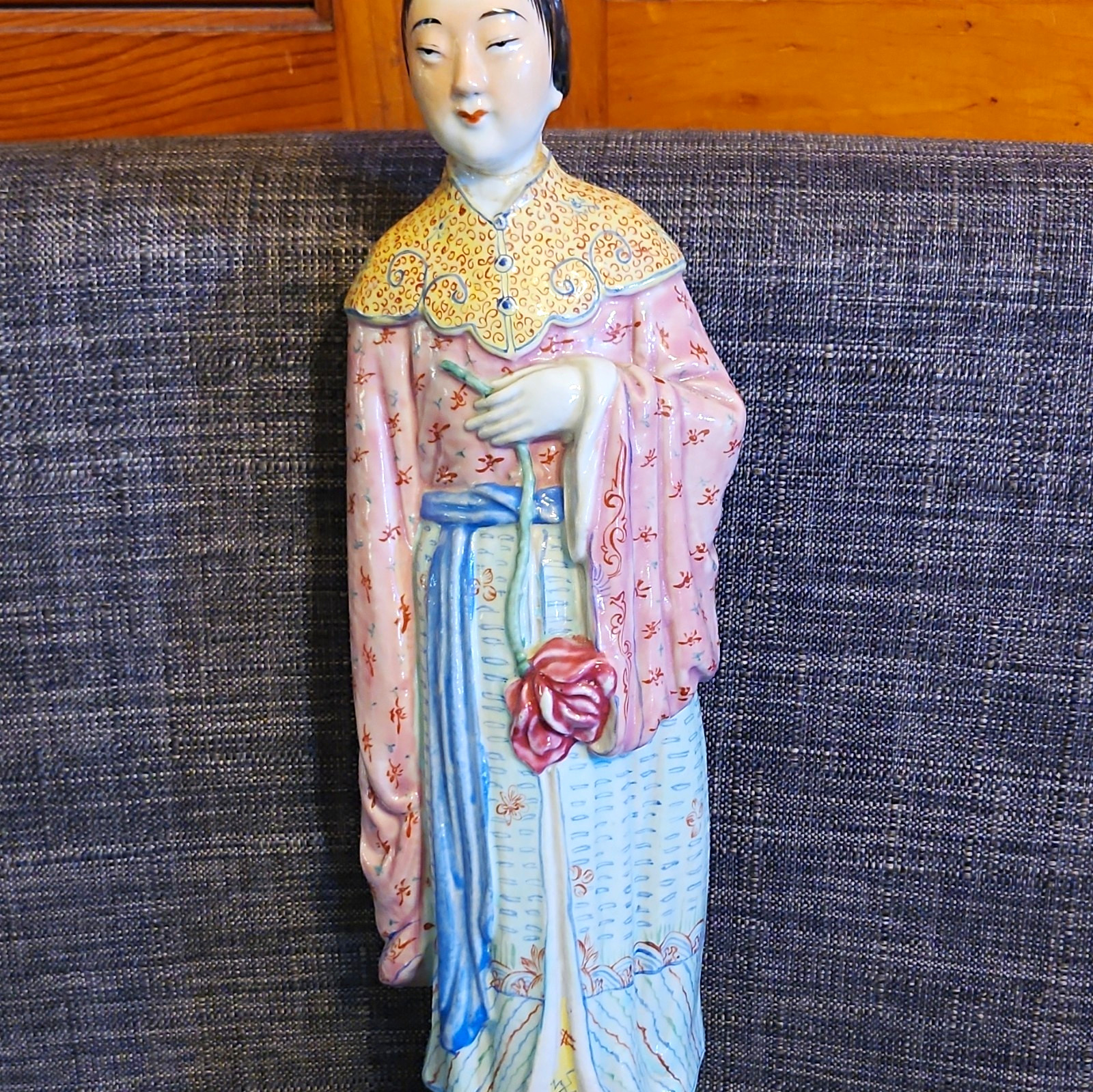16 Inch Chinese Republic Period Porcelain Guanying.