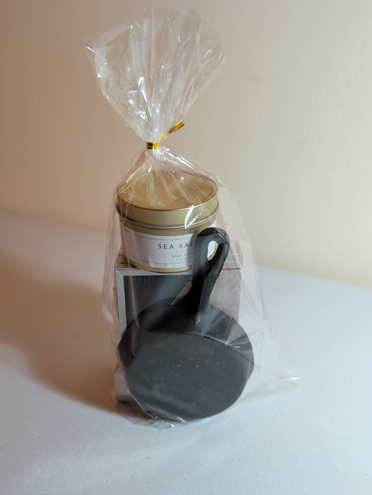Cozy Home Stocking Stuffer Gift Bundle Candle Vintage Mini Skillet Photo Frame