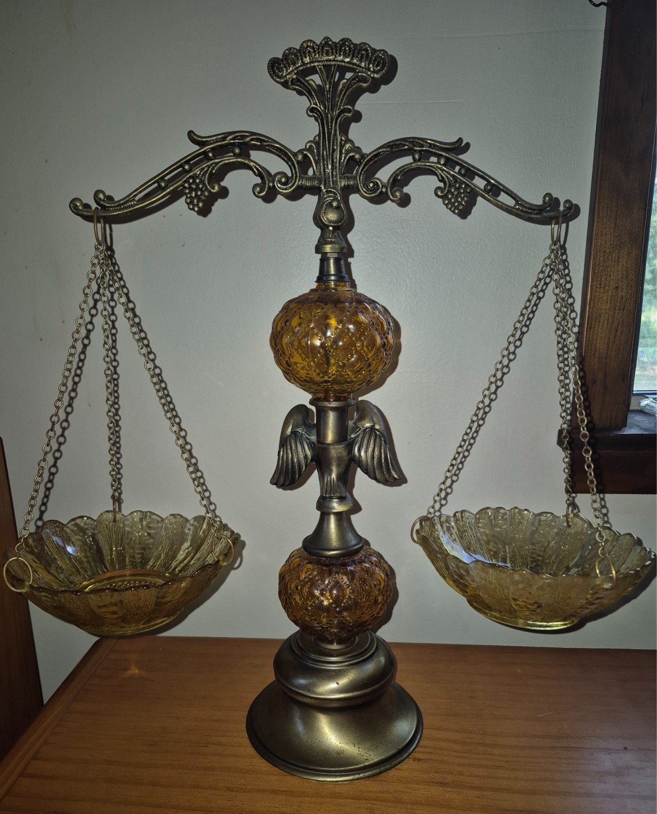 Vintage Hollywood Regency Scales of Justice Amber Glass Eagle Cast Metal 20\