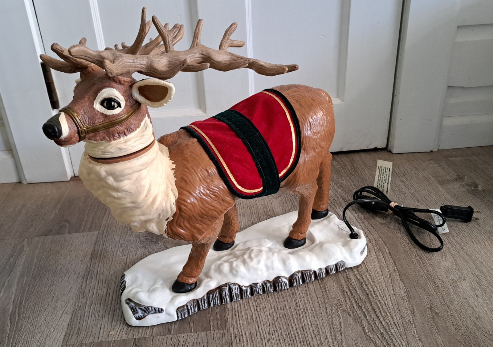Vintage 1998 2001 Holiday Creations Animated Reindeer Stand Alone Version WORKS Vintage 1998 2001 Holiday Creations Animated Reindeer Stand Alone Version WORKS