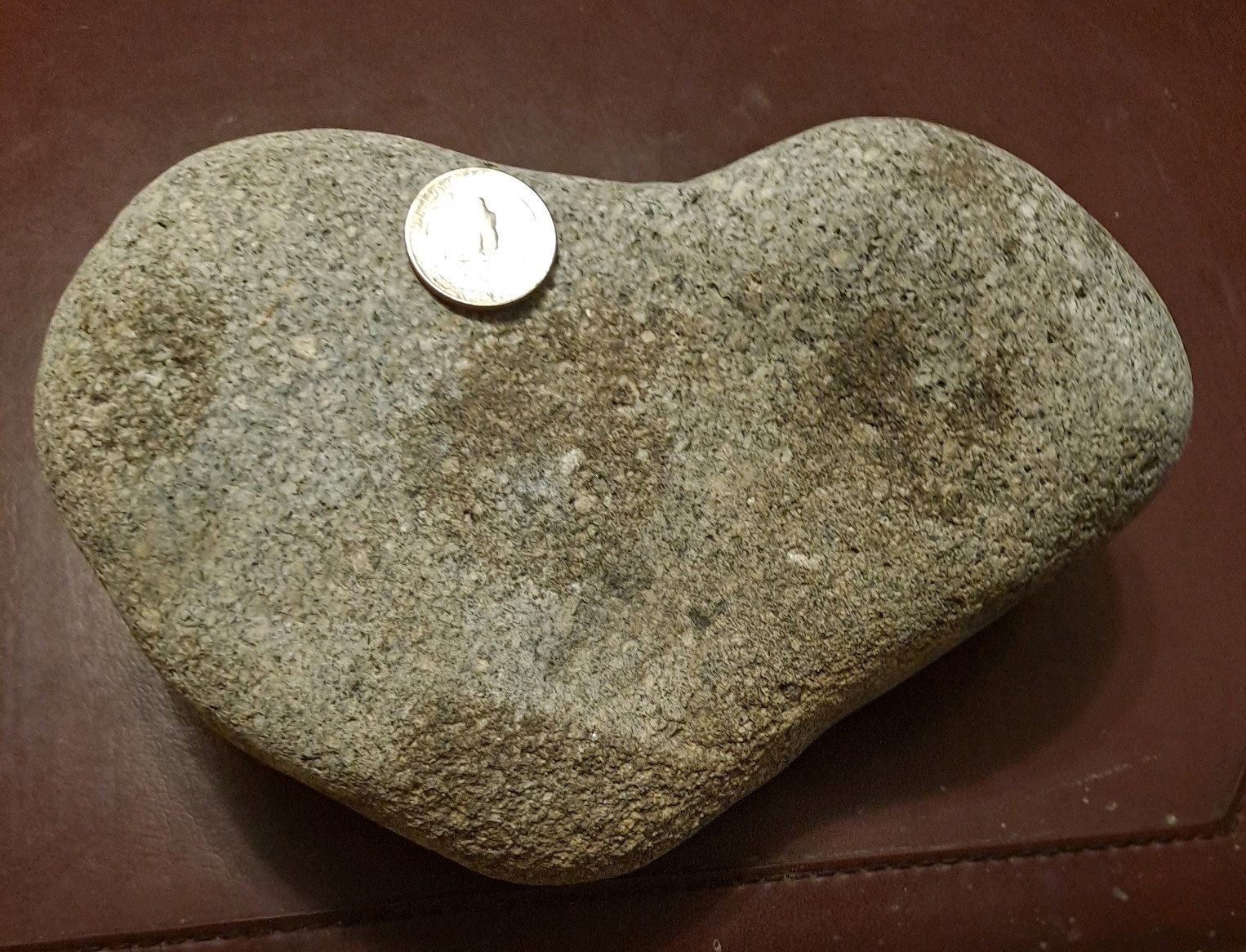 ABSOLUTELY MASSIVE HEAVY 100% NATURAL HEART SHAPED ROCK💖 