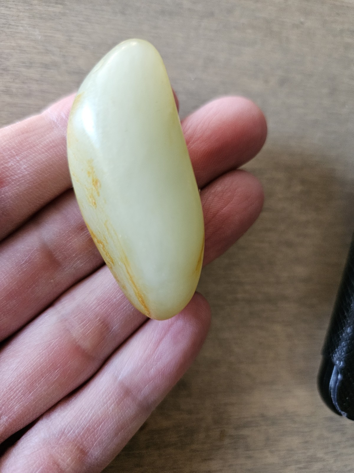 Natural White Jade River Mountain Pebble 32.98g 新疆白玉 流水山料 把件 原石