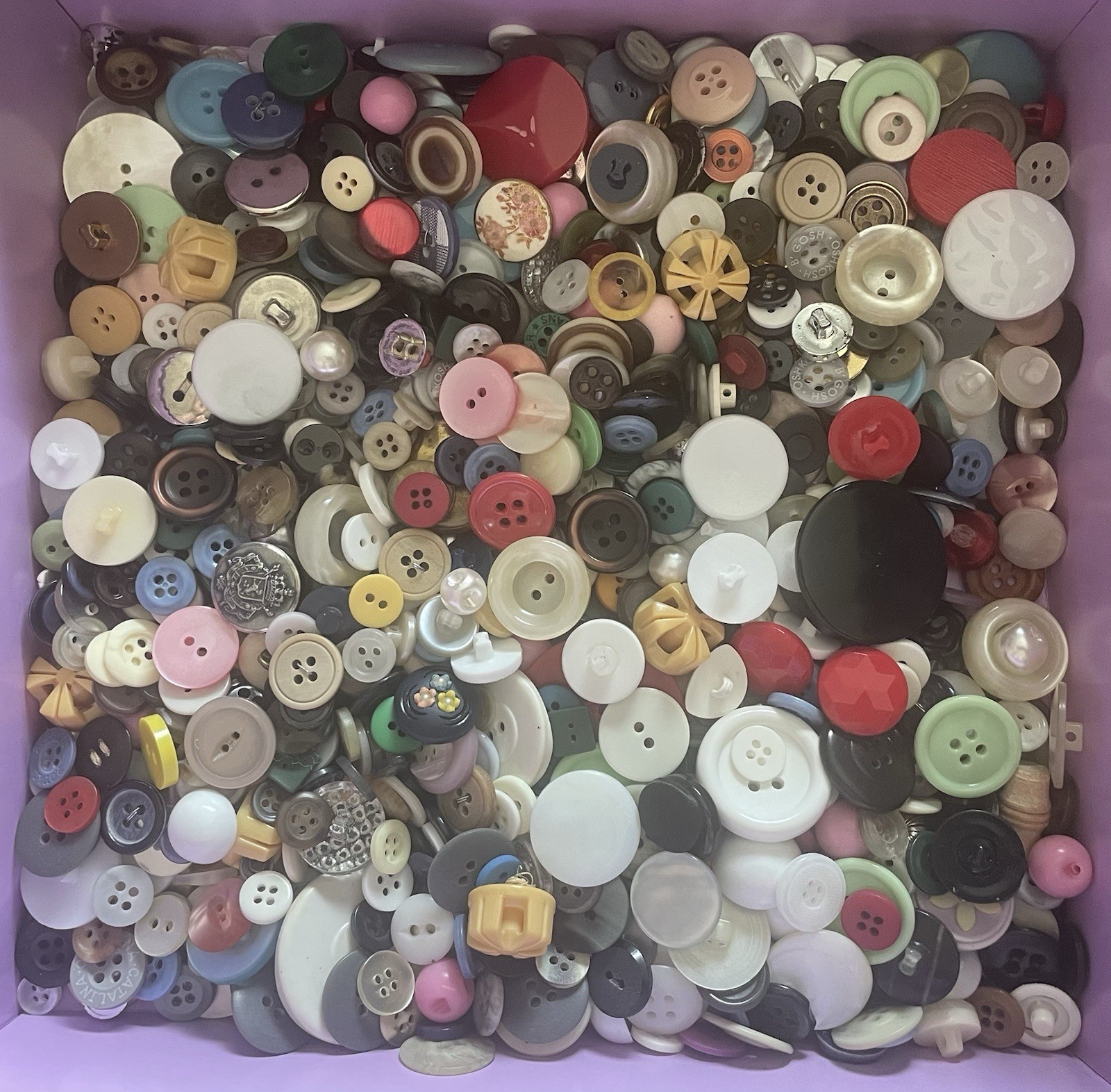 Vintage Lot Buttons Over 1.5 lb. Used Mixed Buttons for Sewing & DIY Crafts Vintage Lot Buttons Over 1.5 lb. Used Mixed Buttons for Sewing & DIY Crafts