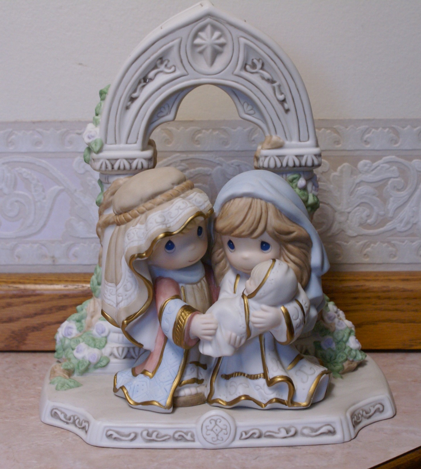 RARE 2012 Precious Moments A SAVIOR IS BORN Nativity Joseph, Mary, Jesus LIMITED