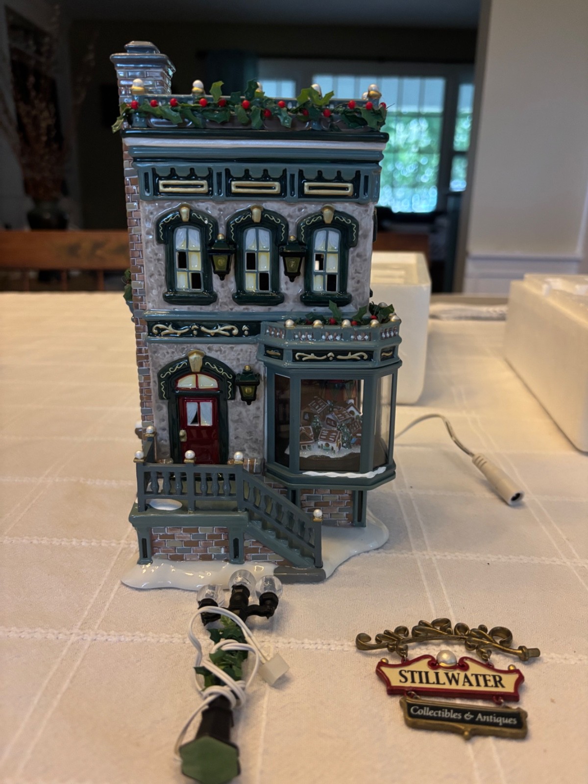 Dept 56 30 Years  Stillwater Collectibles & Antiques 2005 Early Release 56.55383