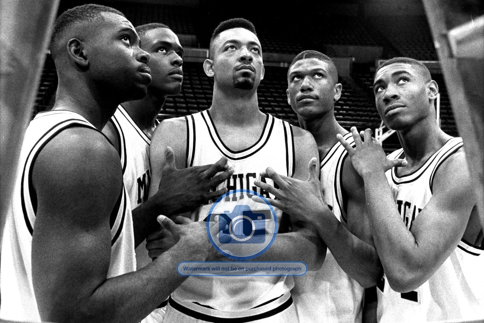 1993 FAB FIVE BASKETBALL TEAM UNIVERSITY OF MICHIGAN 4X6 PHOTO