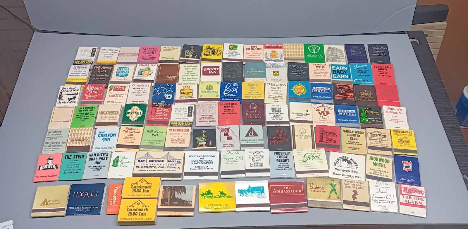 Lot of 100 + VTG Matchbooks Motels Hotels Inn's Most Unstruck Some not Bogies
