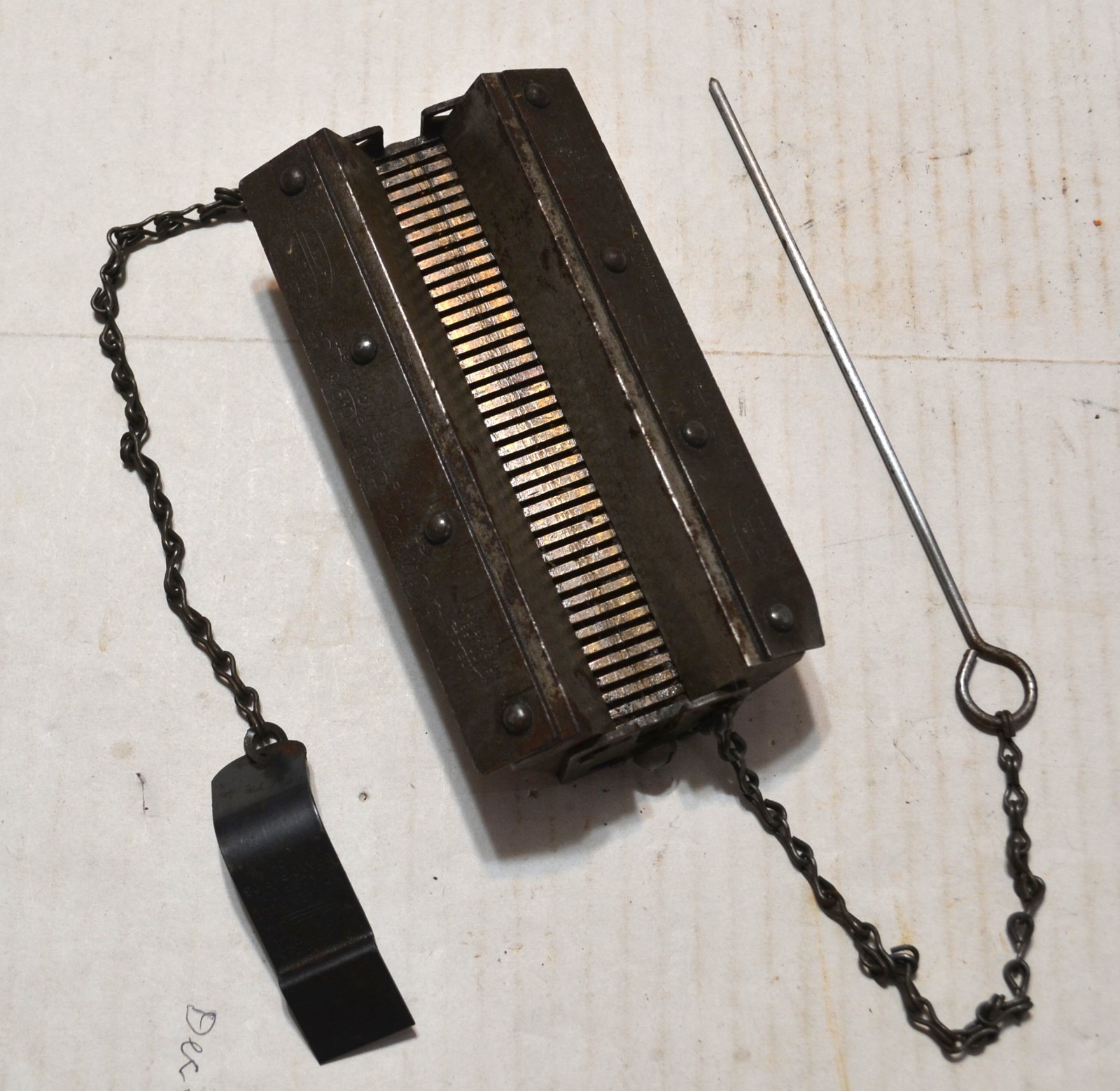 Vintage CLIPPER BELT LACER CO-- -6\