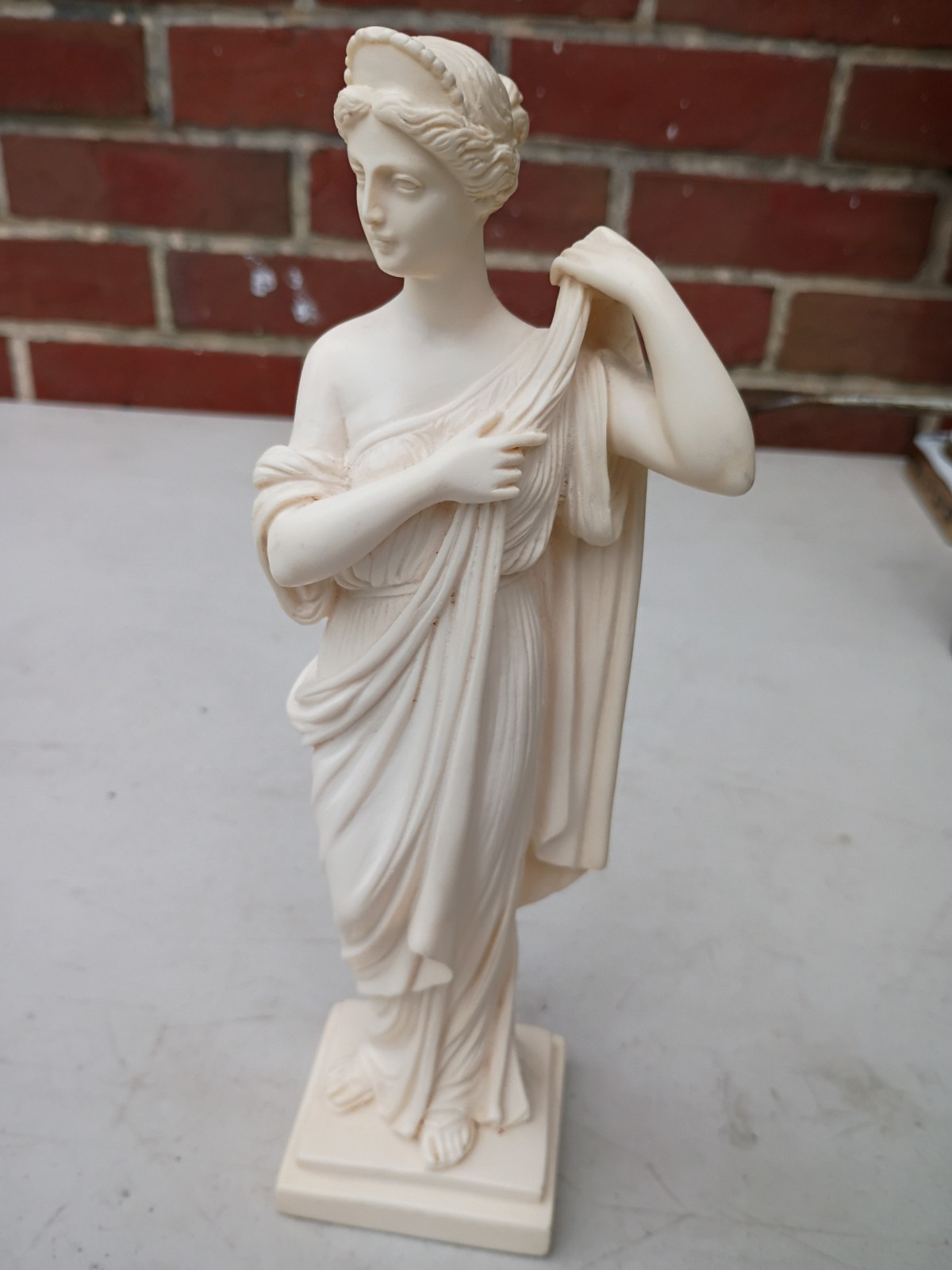 Vintage G Ruggeri Hebe Goddess Statue Italy Alabaster Resin 10”