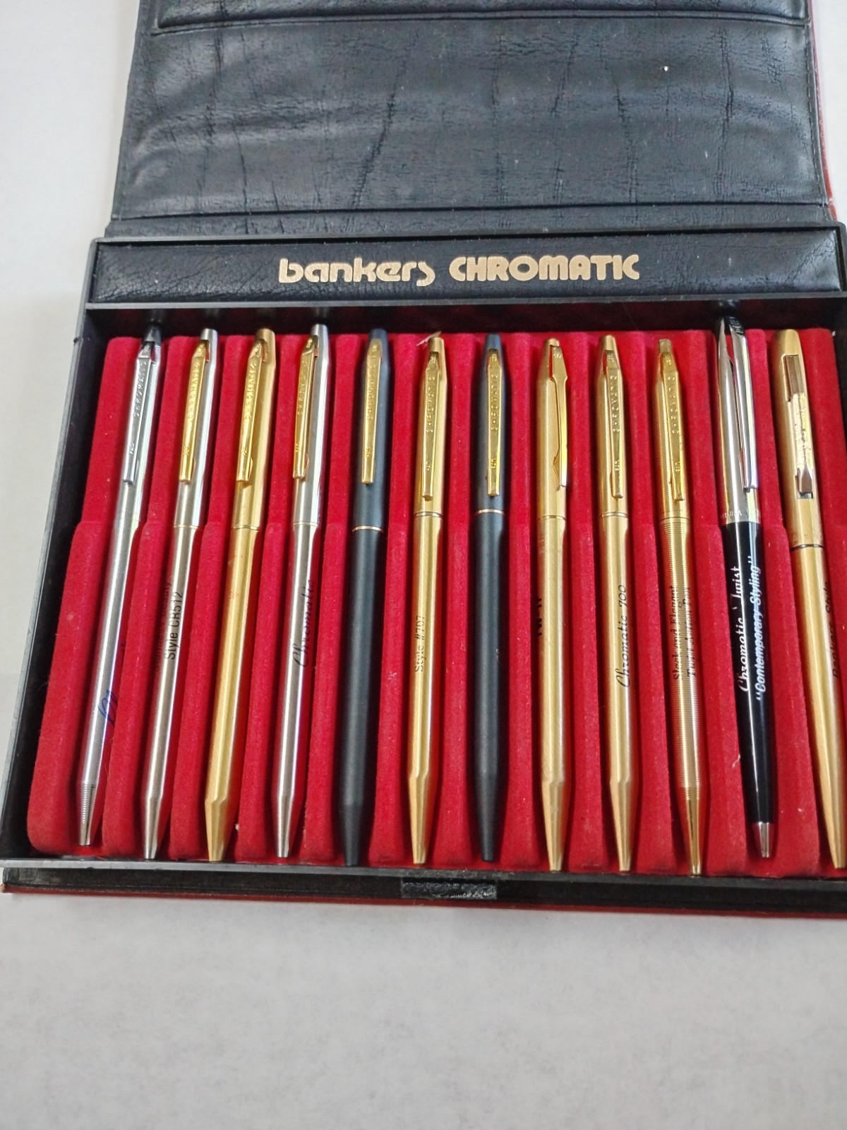 Vintage Bankers Chromatics salesmens sample case Of 12 Pens Vintage Bankers Chromatics salesmens sample case Of 12 Pens