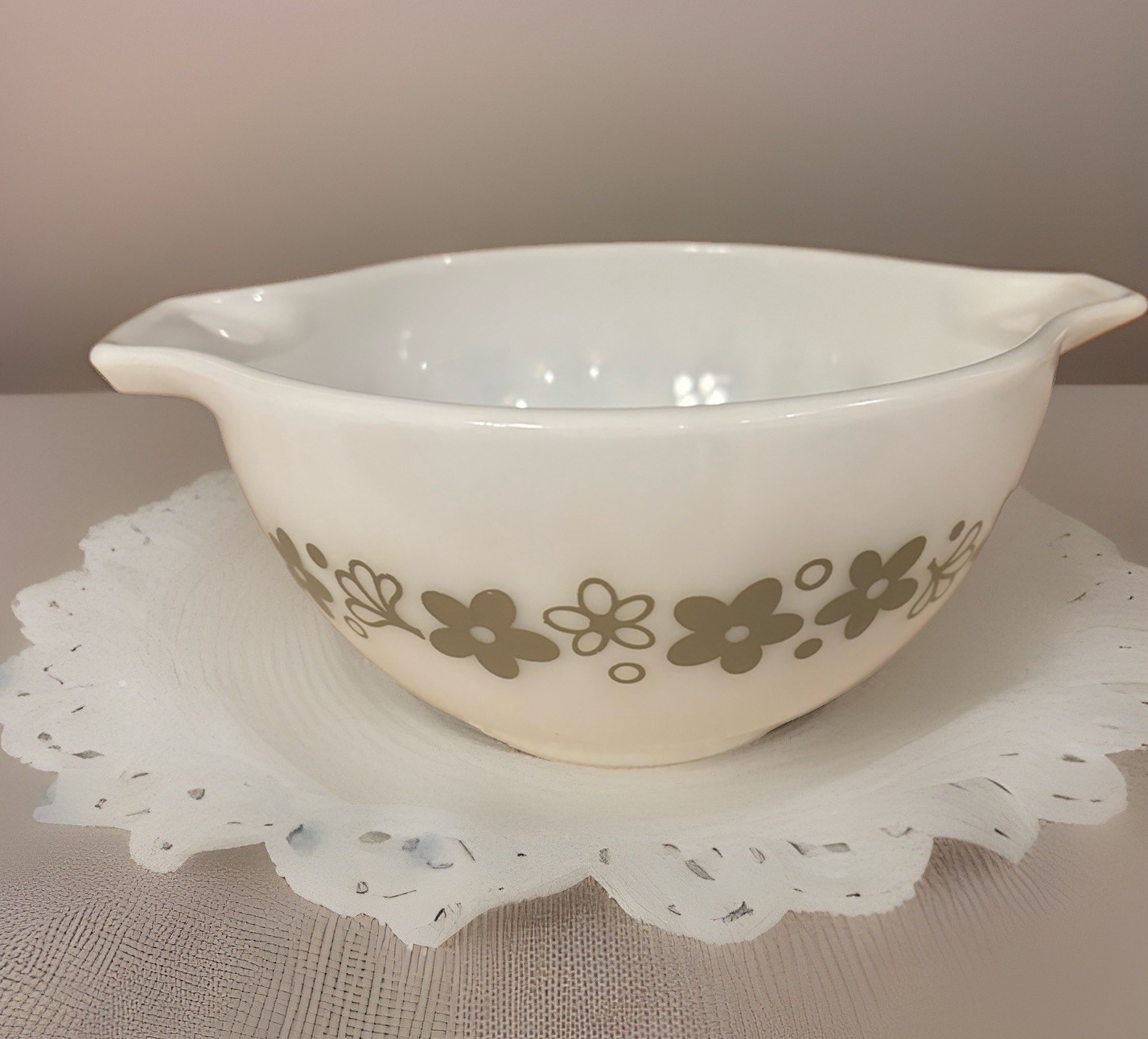 Vintage Pyrex Spring Blossom 441 Cinderella Bowl 1970s