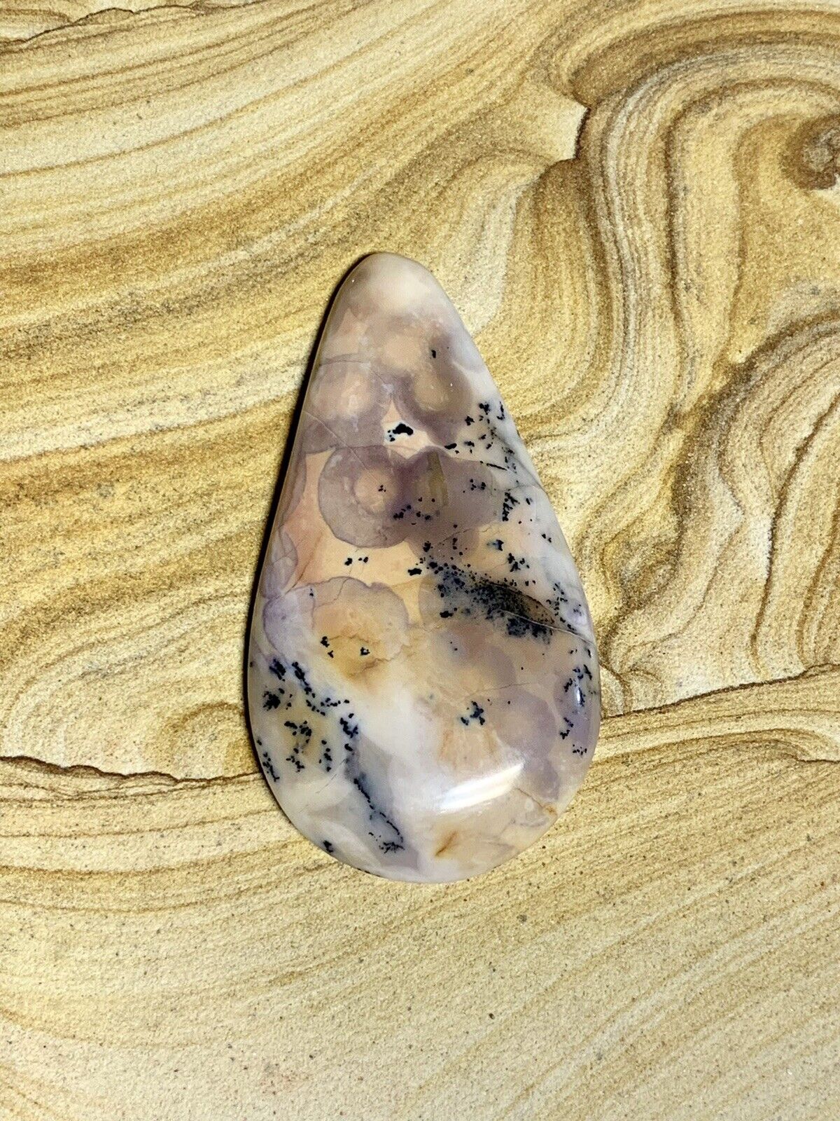 Large Tiffany Stone Cabochon ( Utah )