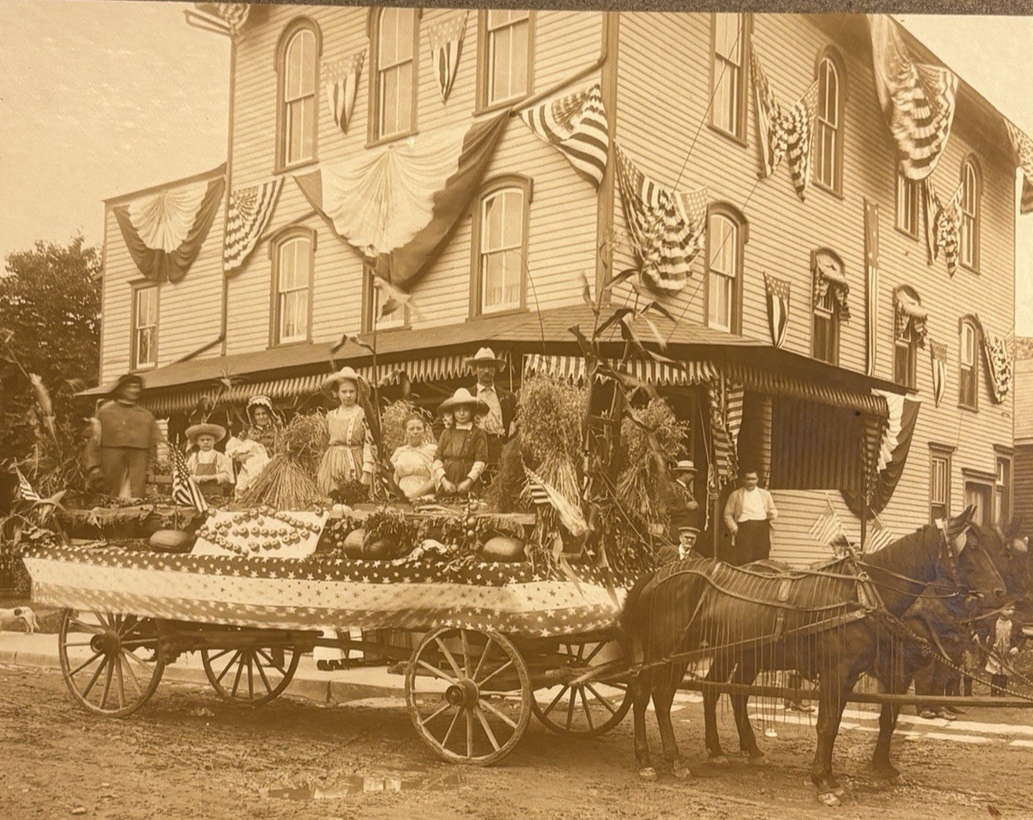 Antique American Patriotic Harvest Wagon Cabinet Card Photograph Antique American Patriotic Harvest Wagon Cabinet Card Photograph