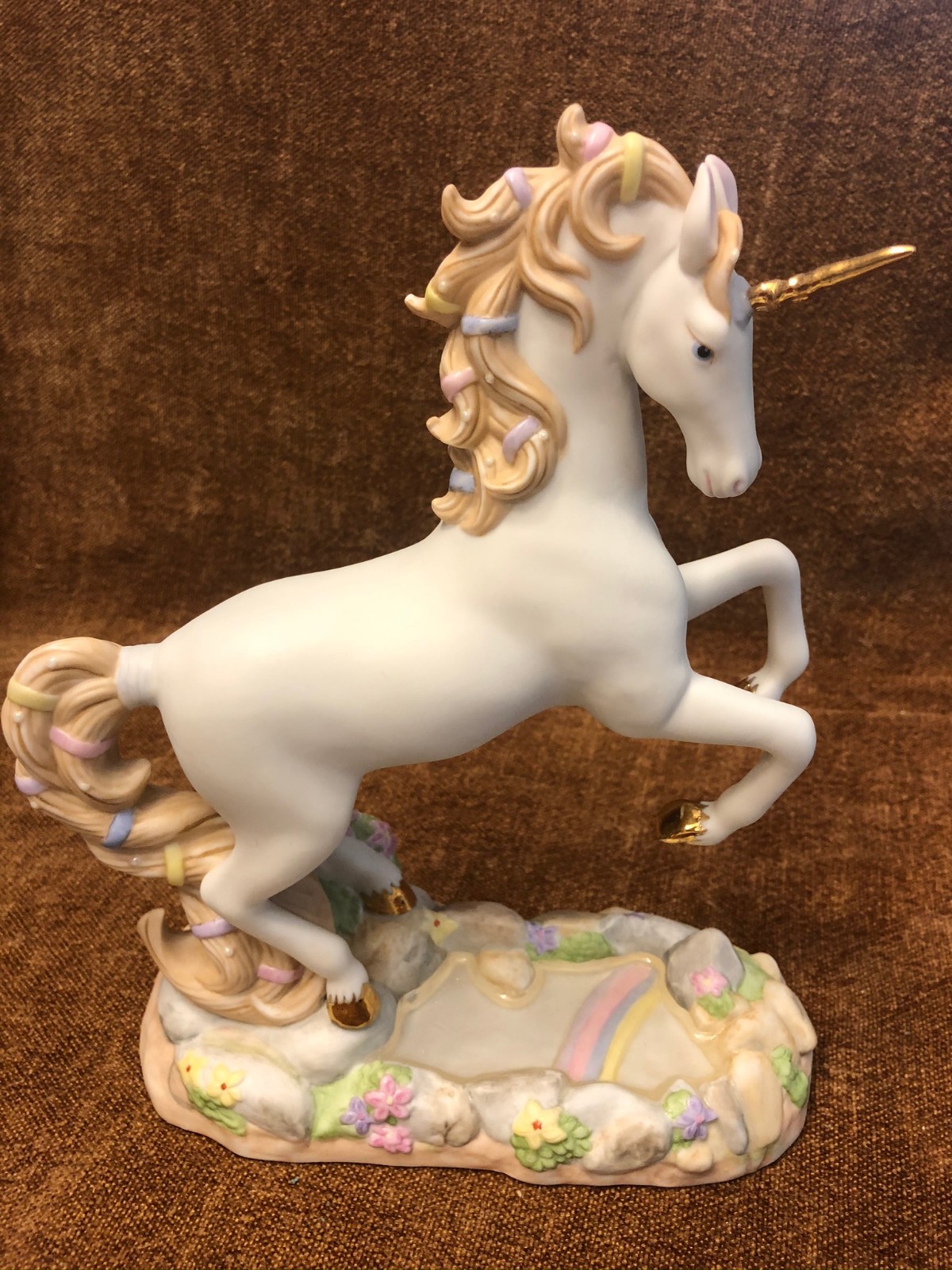 LENNOX Princeton Gallery Porcelain Unicorn Sculpture (CA) - A Rainbow Wish LENNOX Princeton Gallery Porcelain Unicorn Sculpture (CA) - A Rainbow Wish