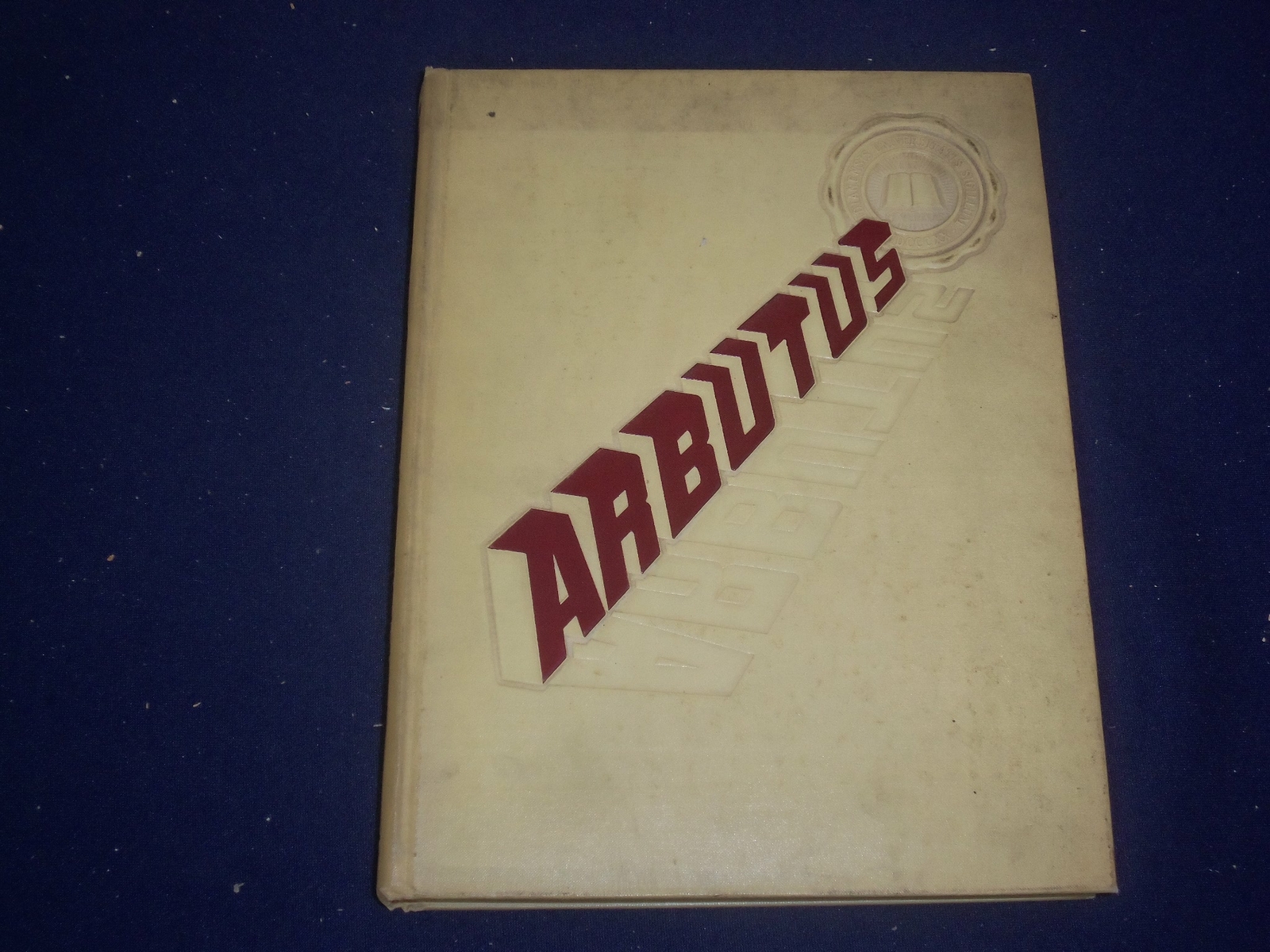 1949 ARBUTUS INDIANA UNIVERSITY YEARBOOK - BLOOMINGTON, INDIANA - YB 1946 1949 ARBUTUS INDIANA UNIVERSITY YEARBOOK - BLOOMINGTON, INDIANA - YB 1946