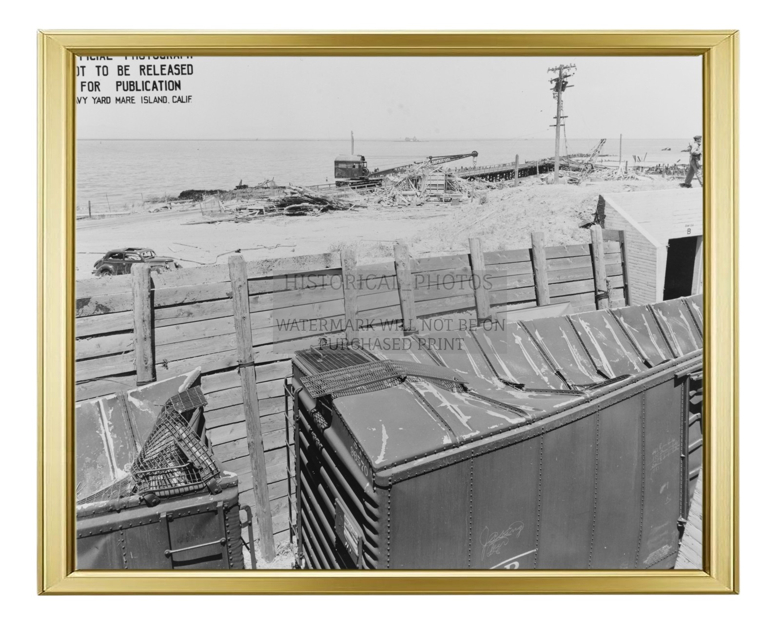 PORT CHICAGO EXPLOSION SHOCKWAVE DAMAGE BOXCAR 8X10 GOLD FRAMED PHOTO