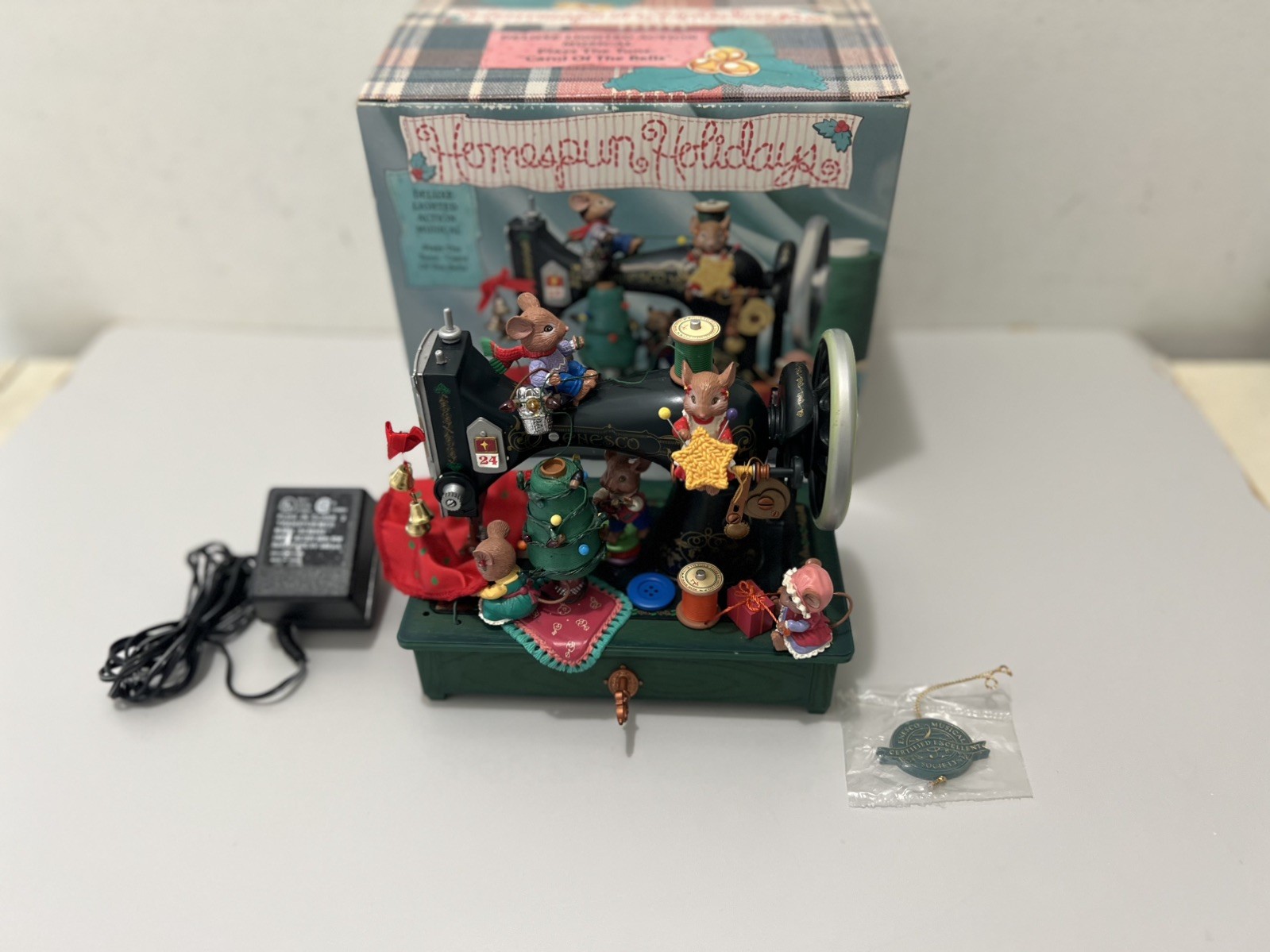 Enesco Homespun Holiday Mice Sewing Machine Music Box Musical Tested Enesco Homespun Holiday Mice Sewing Machine Music Box Musical Tested