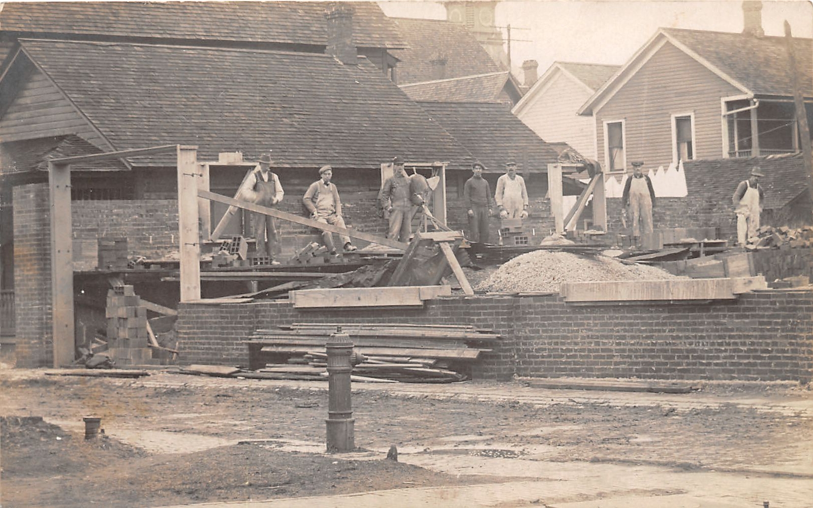 J30/ Interesting RPPC Postcard c1910 Occupational Building Carpenters 284