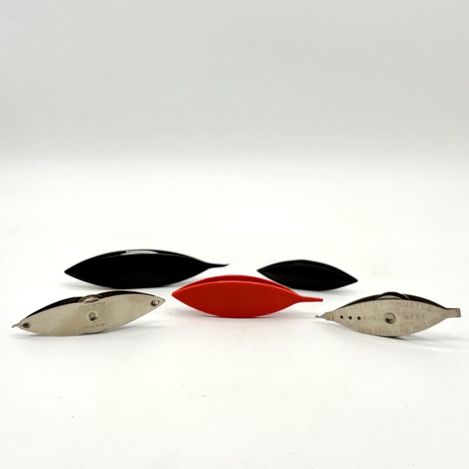 Lot of 5 Vintage tatting shuttles 3 Boye Metal Celluloid Cherry Red 2 Black Lot of 5 Vintage tatting shuttles 3 Boye Metal Celluloid Cherry Red 2 Black