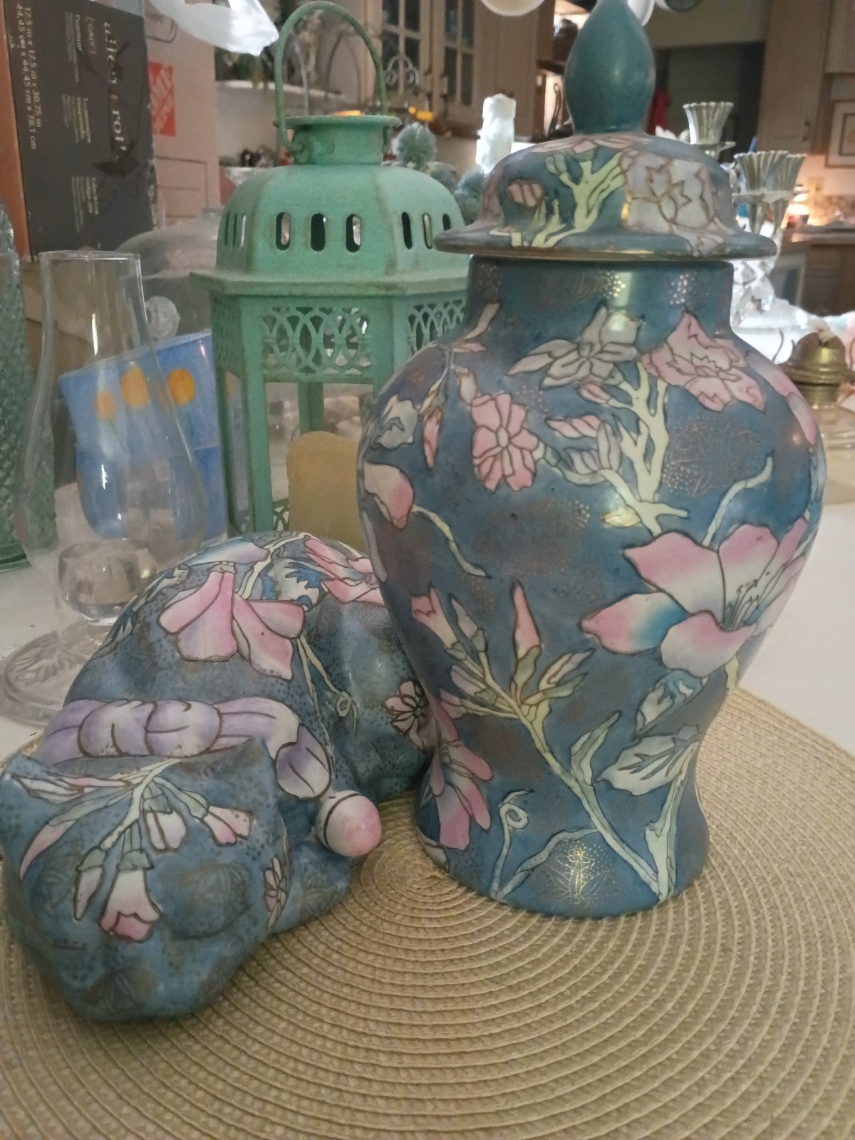 Vintage Wbi Chinese Porcelain Ginger Jar With Lid And Sleeping Cat Florals Blue Vintage Wbi Chinese Porcelain Ginger Jar With Lid And Sleeping Cat Florals Blue