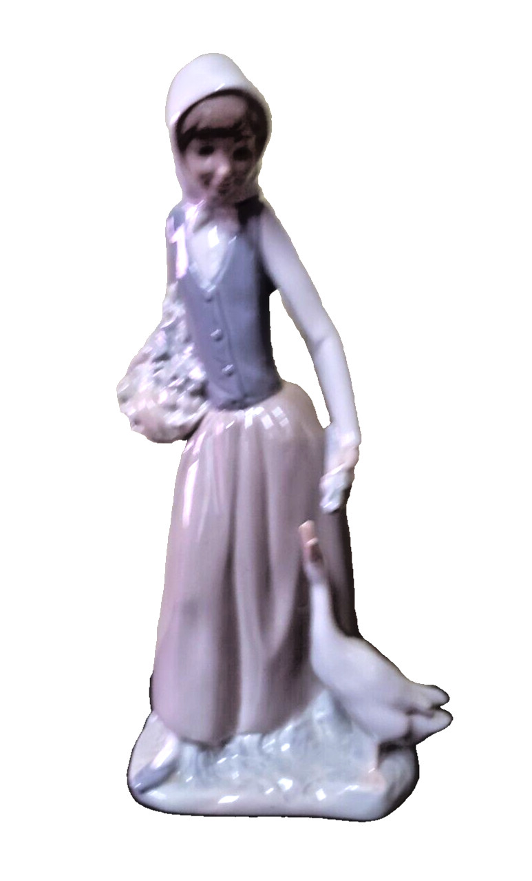 Nao by Lladro Porcelain Figurine \'Girl with Goose\