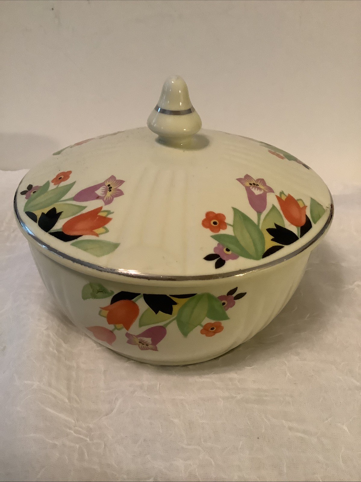 VINTAGE HALL'S CROCUS CERAMIC DRIPPINGS GREASE JAR WITH LID - BEAUTIFUL VINTAGE HALL'S CROCUS CERAMIC DRIPPINGS GREASE JAR WITH LID - BEAUTIFUL