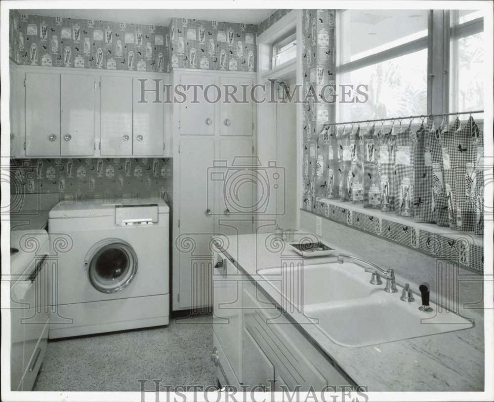 1957 Press Photo Jarves H. Raud design for a kitchen - lrb32032 1957 Press Photo Jarves H. Raud design for a kitchen - lrb32032