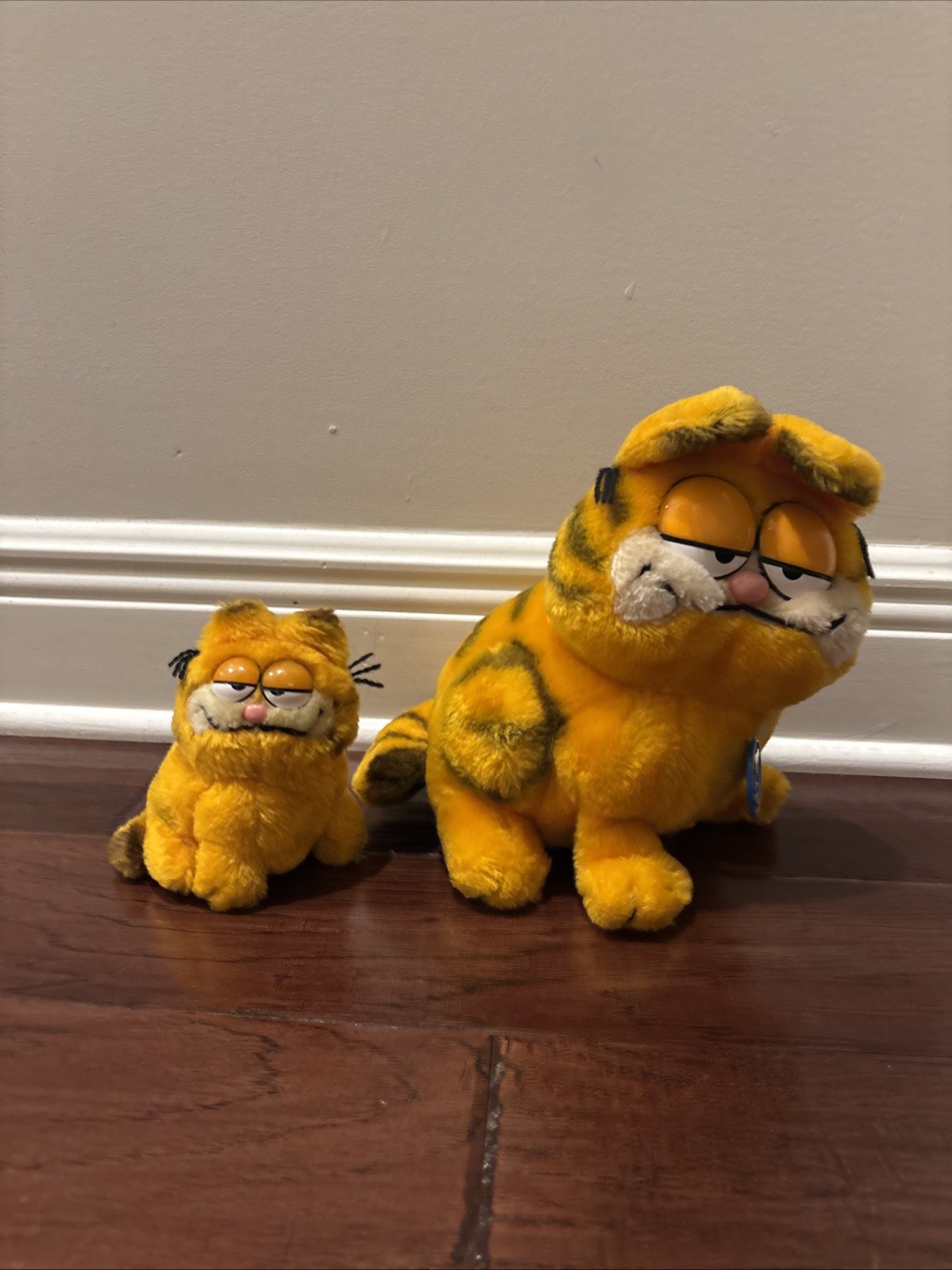Vintage 1981 -Garfield Stuffed Plush Jim Davis Lit - Original Dakin Tag