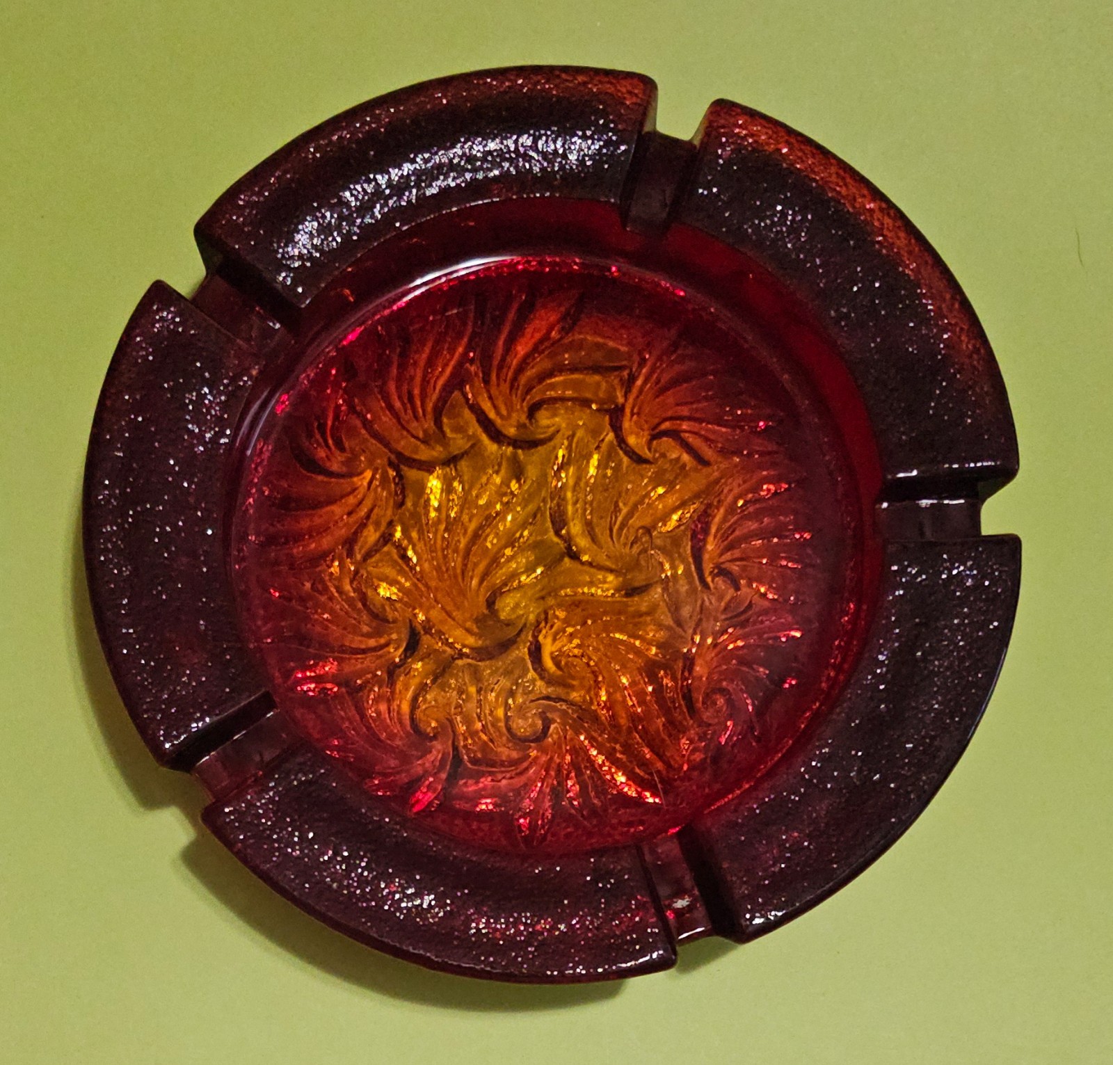 Vintage L.E. Smith Ashtray Approx. 7\