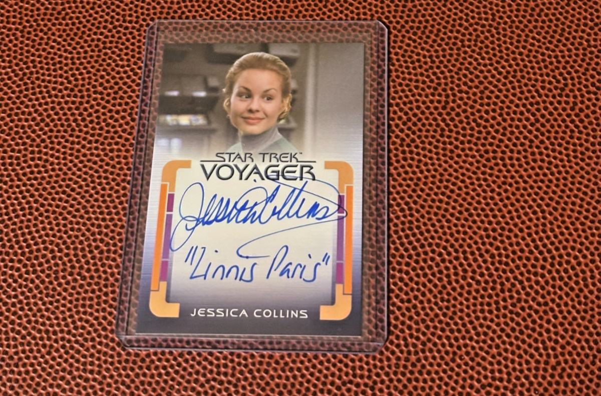 2025 STAR TREK VOYAGER ARCHIVES AUTO INSCRIBED CARD JESSICA COLLINS LINNIS PARIS 2025 STAR TREK VOYAGER ARCHIVES AUTO INSCRIBED CARD JESSICA COLLINS LINNIS PARIS