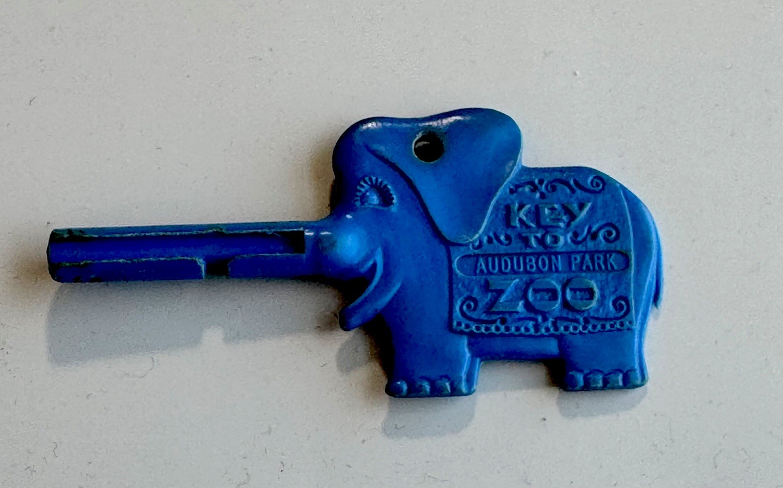Vtg 1960s New Orleans Audubon Zoo Blue Elephant Key Talking Storybook Plastic Vtg 1960s New Orleans Audubon Zoo Blue Elephant Key Talking Storybook Plastic