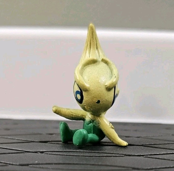 Pokémon Celebi Figure Nintendo Character 1.25\