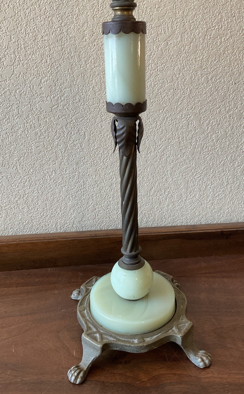 Vintage ANTIQUE JADITE URANIUM GLASS Metal Claw Feet Double Socket TABLE LAMP Vintage ANTIQUE JADITE URANIUM GLASS Metal Claw Feet Double Socket TABLE LAMP