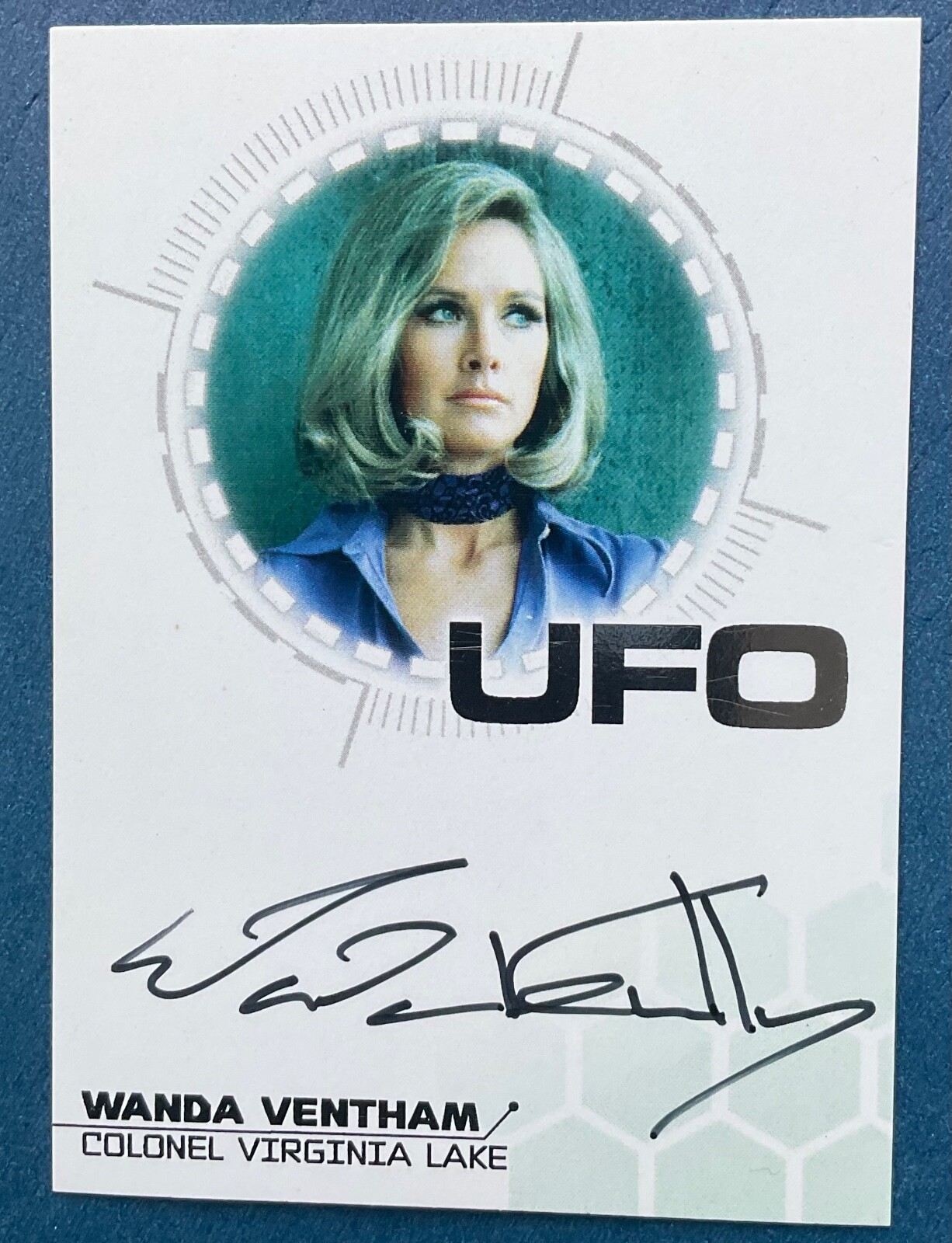 UFO series 3 - SILVER FOIL AUTO CARD WV2, WANDA VENTHAM - UNSTOPPABLE CARDS 2020