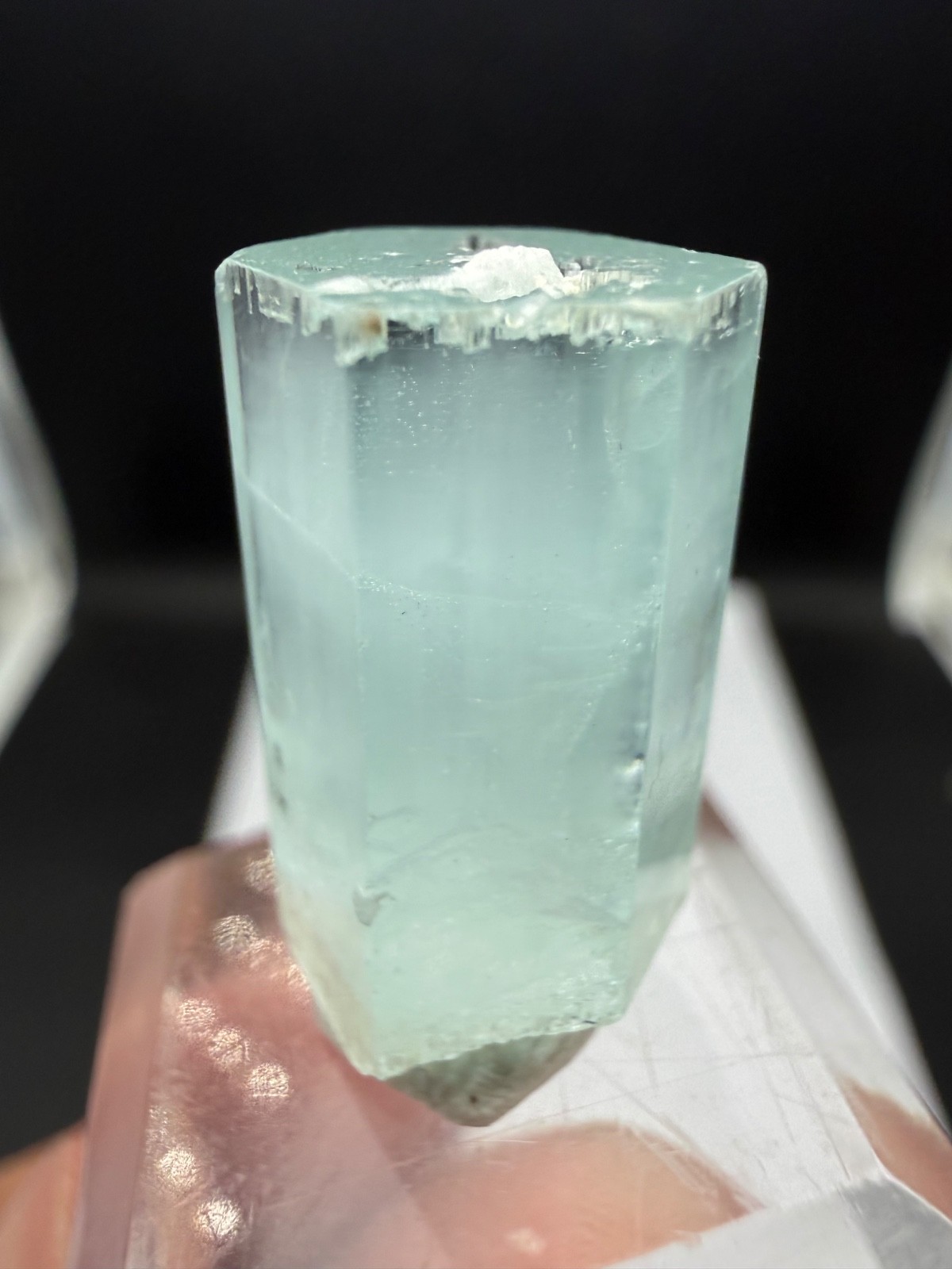 Top Quality Sky Blue Aquamarine Transparent and Terminated Crystal 25 CTS Top Quality Sky Blue Aquamarine Transparent and Terminated Crystal 25 CTS
