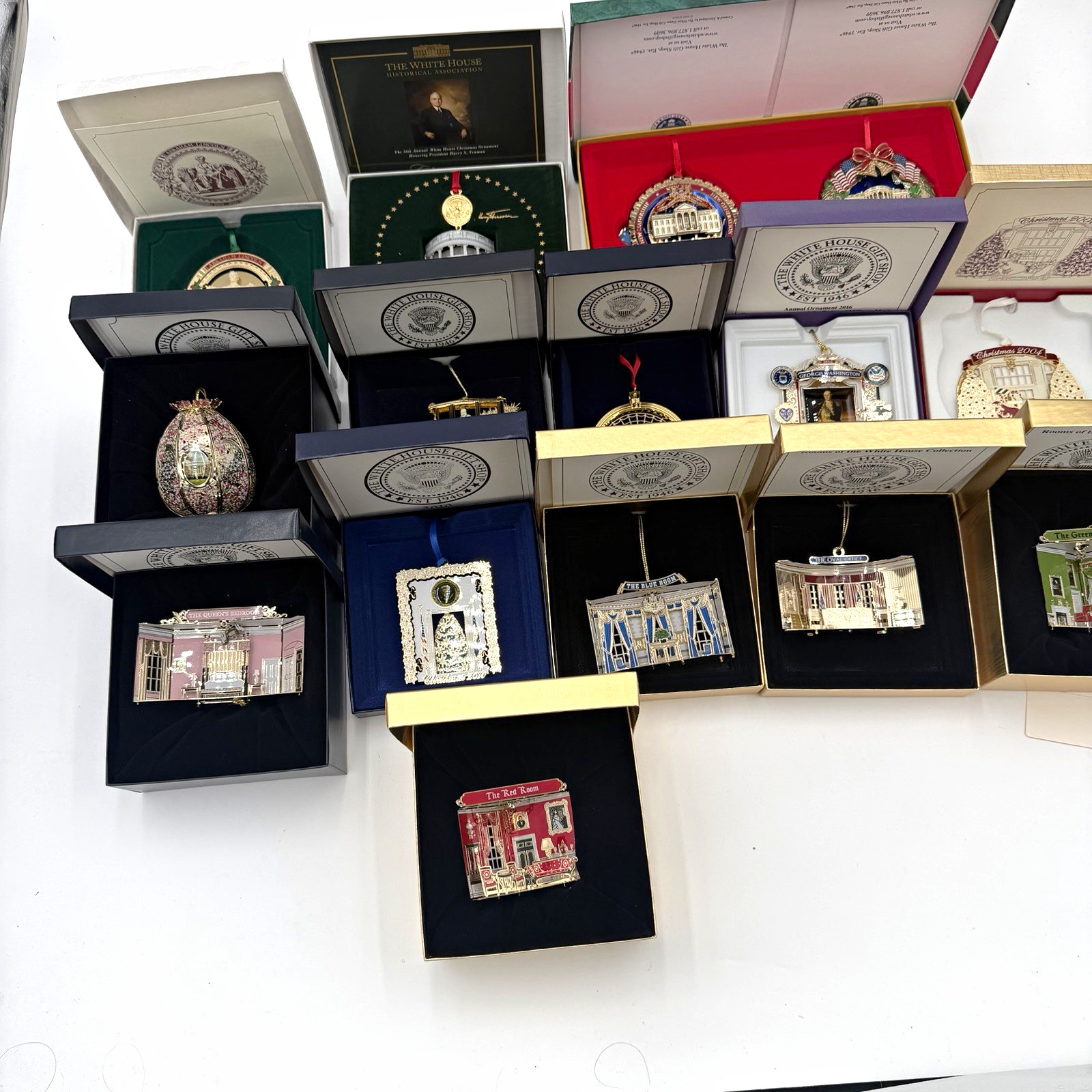 White House different Historical  Christmas Hanging Ornament Lot 14 