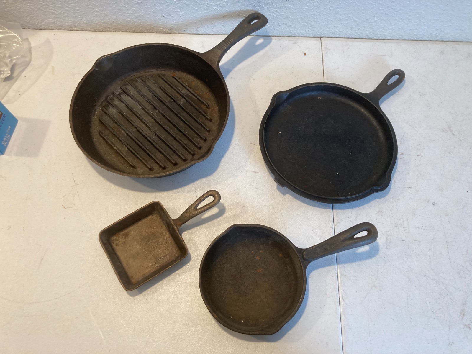 Vintage Lot - 4 Pcs Cast Iron Skillet Grill Pan Griddle Square Mini Skillets Vintage Lot - 4 Pcs Cast Iron Skillet Grill Pan Griddle Square Mini Skillets