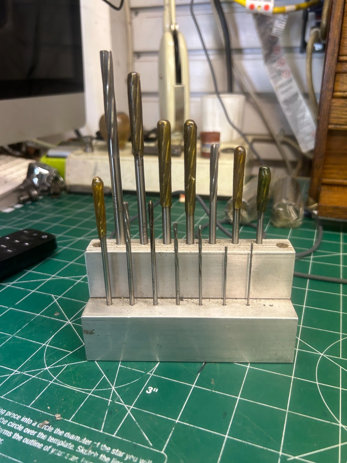 MACHINIST HmShf TOOLS LATHE MILL Machinist Set of Reamers in Bench Top Holder