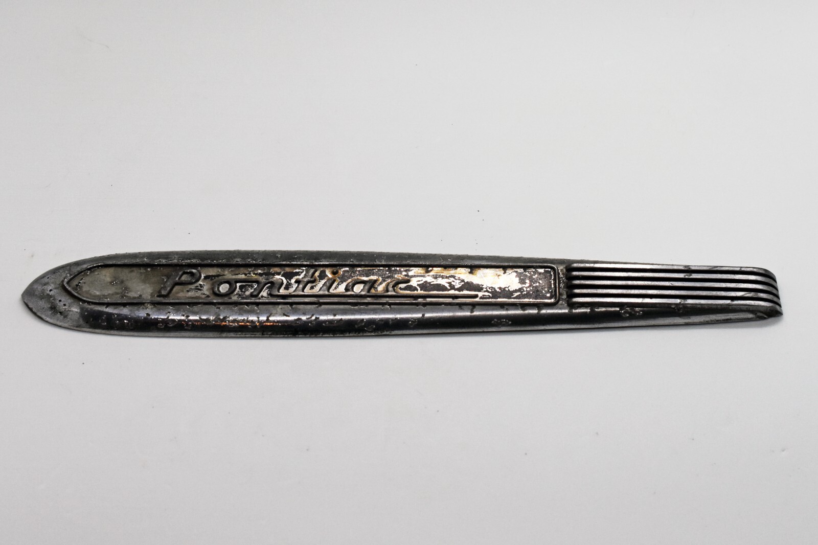 Original 1946 Pontiac Streamliner / Torpedo Side Emblem LH - Vintage