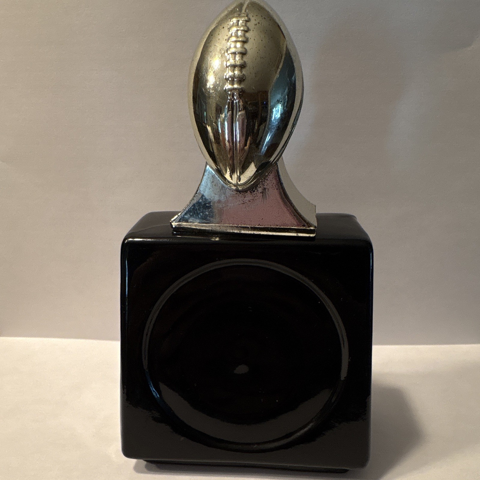 Avon NFL Football Decanter Sure Winner Bracing Lotion 6 fl oz Glass w/ Stopper Avon NFL Football Decanter Sure Winner Bracing Lotion 6 fl oz Glass w/ Stopper