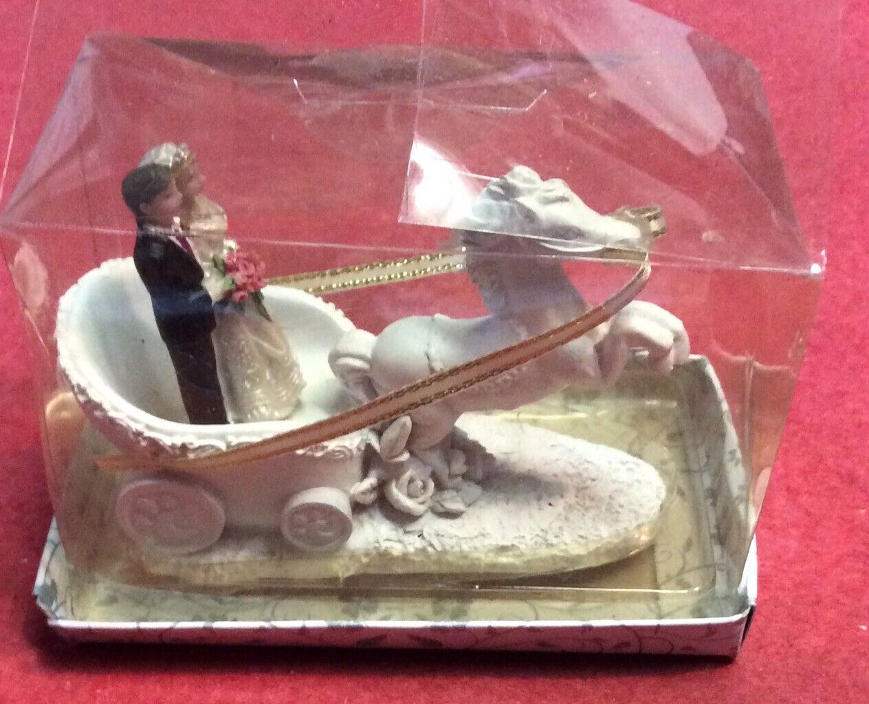 2008 Widding Couple On Horse Carriage Resin Figurine 4”