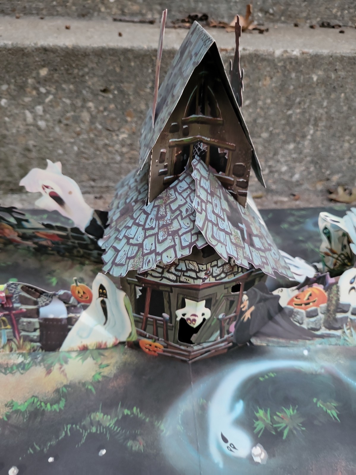 Vintage Ambassador Halloween Haunted House Die Cut Pop Up Large 3D Centerpiece Vintage Ambassador Halloween Haunted House Die Cut Pop Up Large 3D Centerpiece