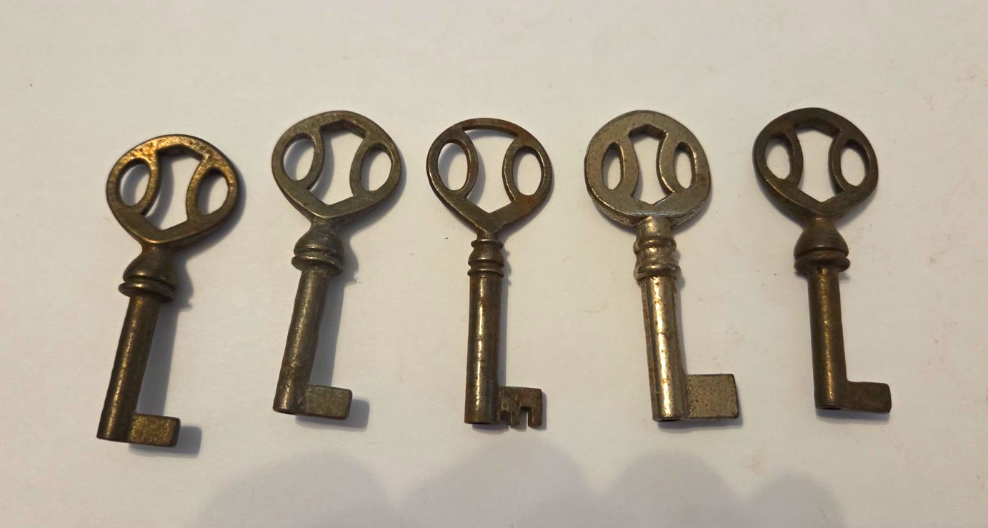 Lot of 5 Antique Brunswick Phonograph Cabinet Keys Barrel Skeleton Key Vintage