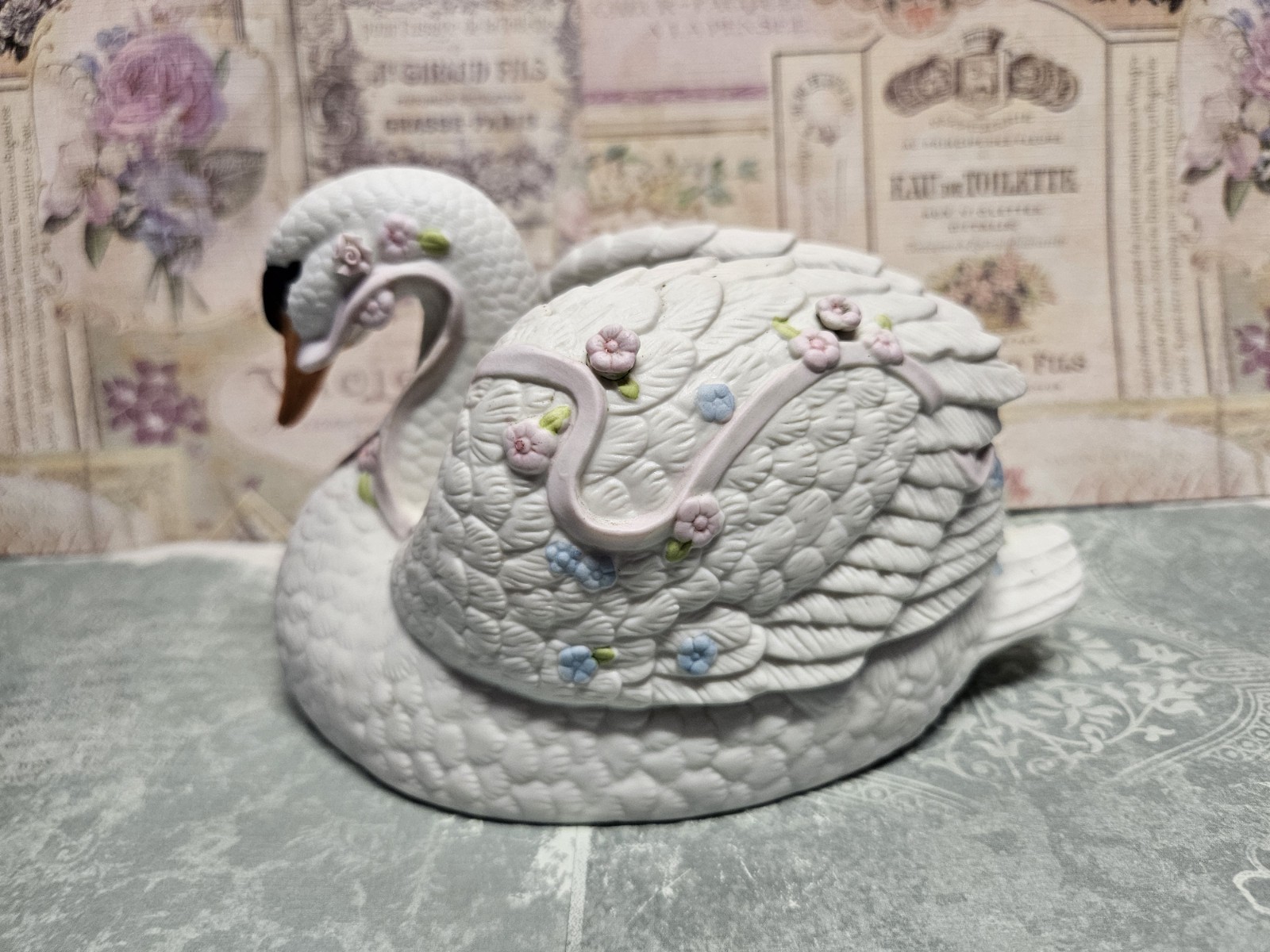 Vintage 1986 Enesco Porcelain Swan Music Box Plays Swan Lake Pastel Flowers