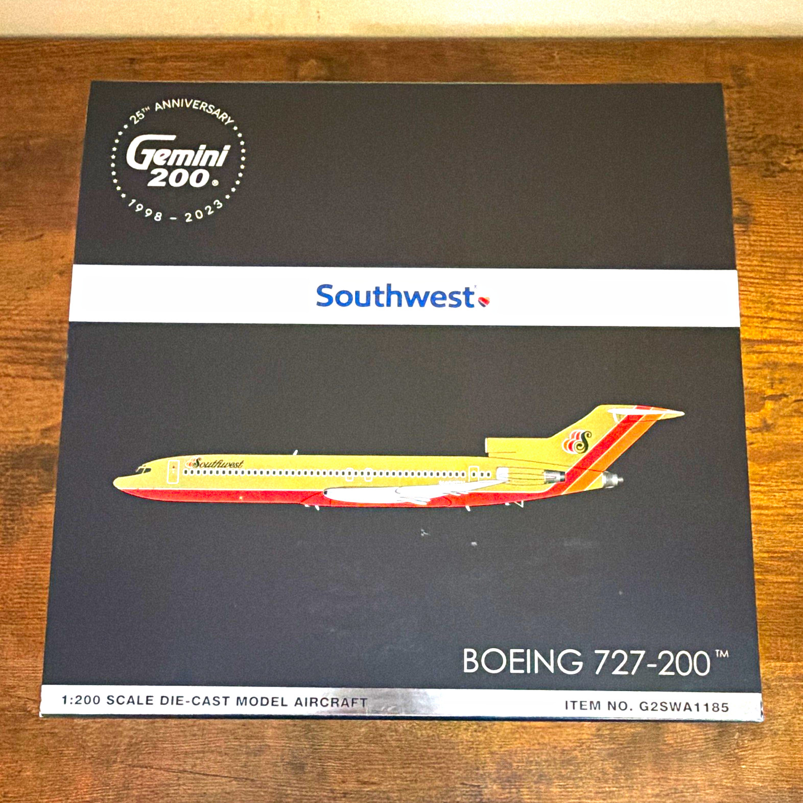 Gemini200 Southwest Boeing 727-200 1:200 Die-Cast Aircraft Model G2SWA1185