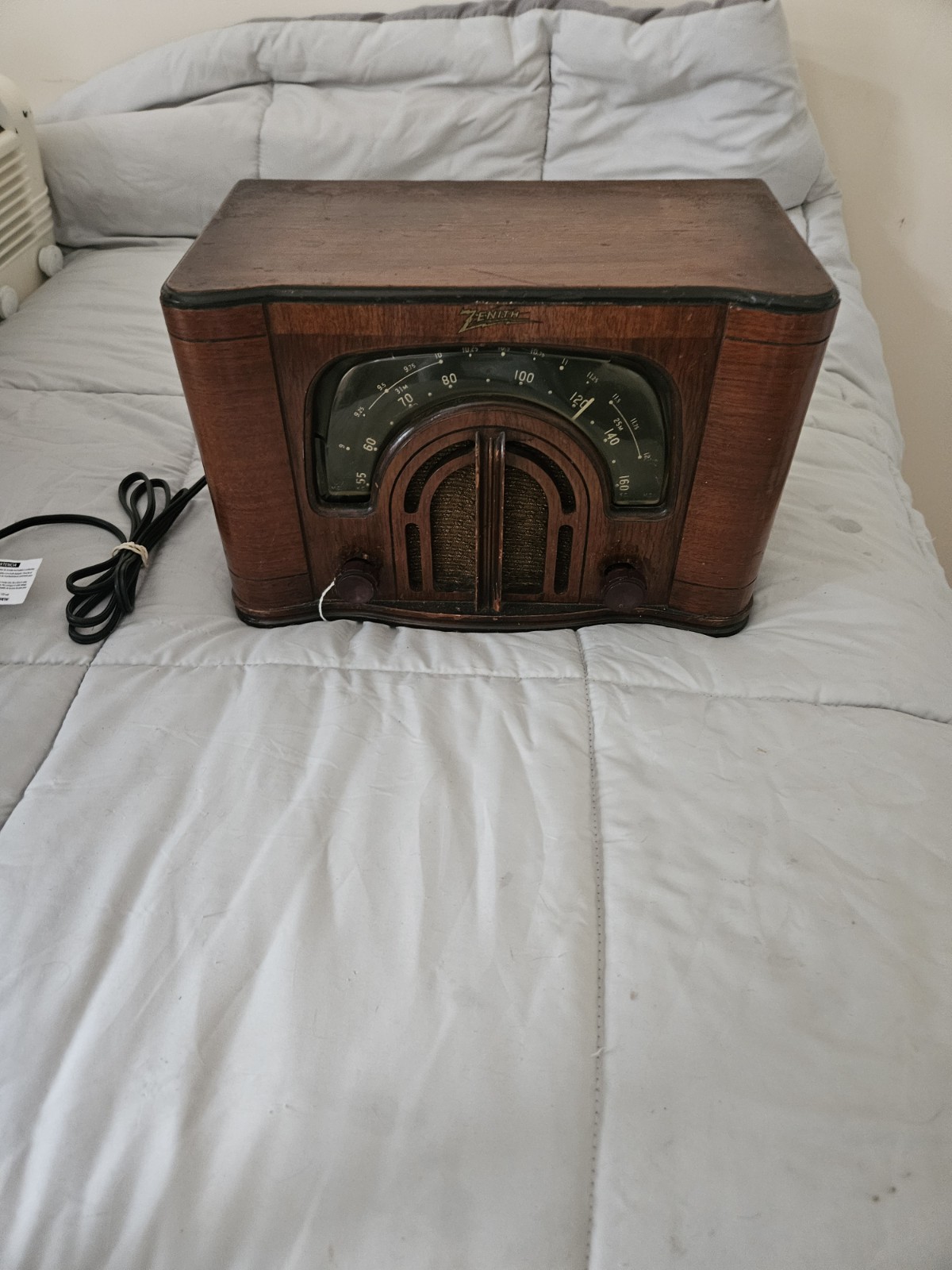 Vintage Rare 6D629 Zenith Consol-Tone Boomerang Electric Tube Radio Wood Cabinet Vintage Rare 6D629 Zenith Consol-Tone Boomerang Electric Tube Radio Wood Cabinet