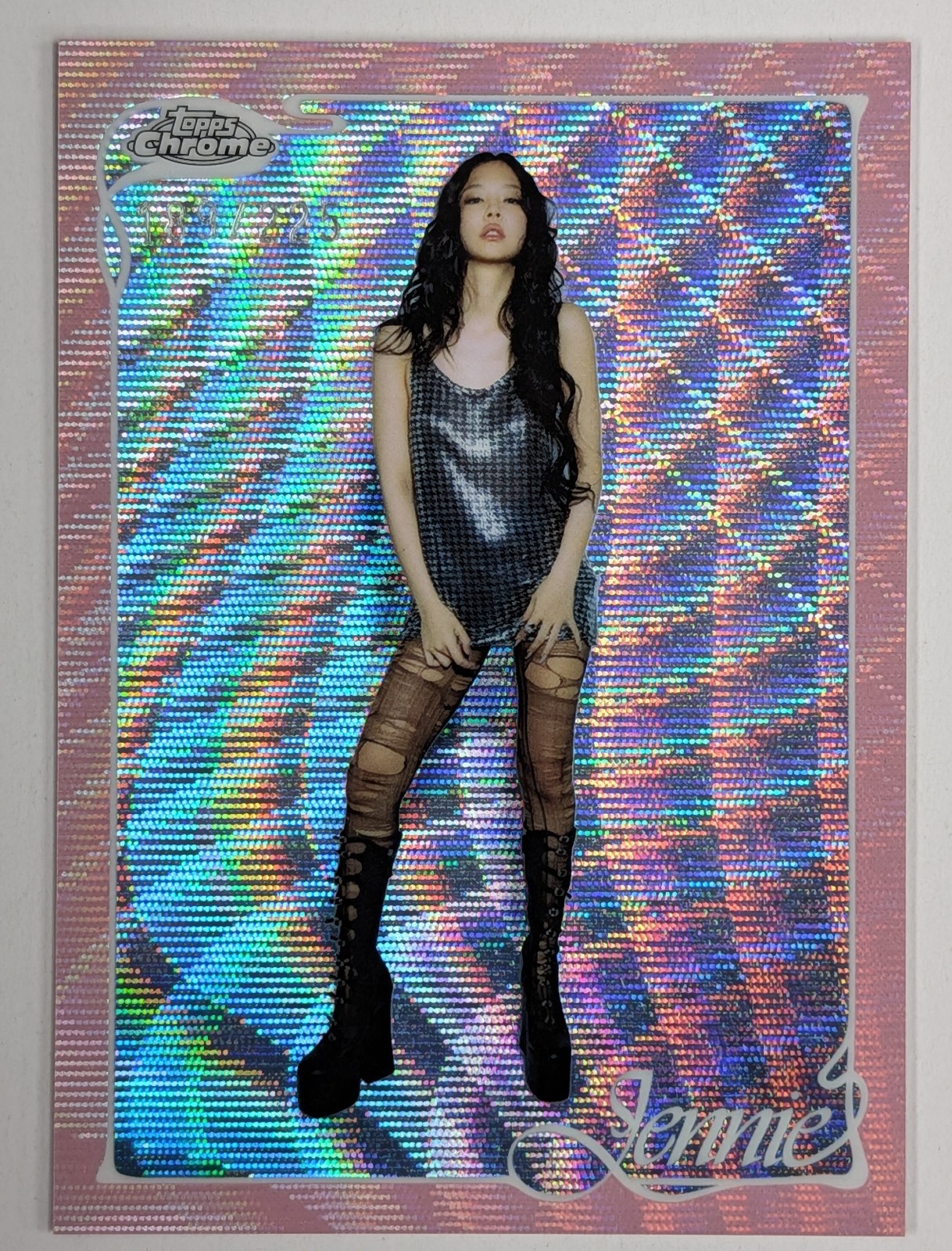 2026 Topps Chrome x Jennie .. Base Card #10 .. Pink Wave Refractor .. #189/225