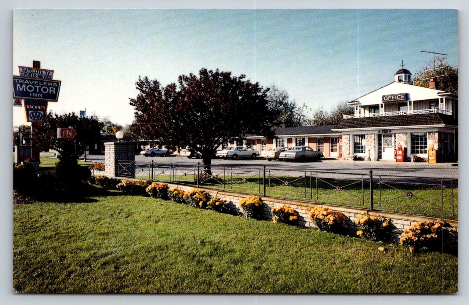 Travelers Motor Inn Detroit Michigan Postcard Vintage Chrome Auto Travel
