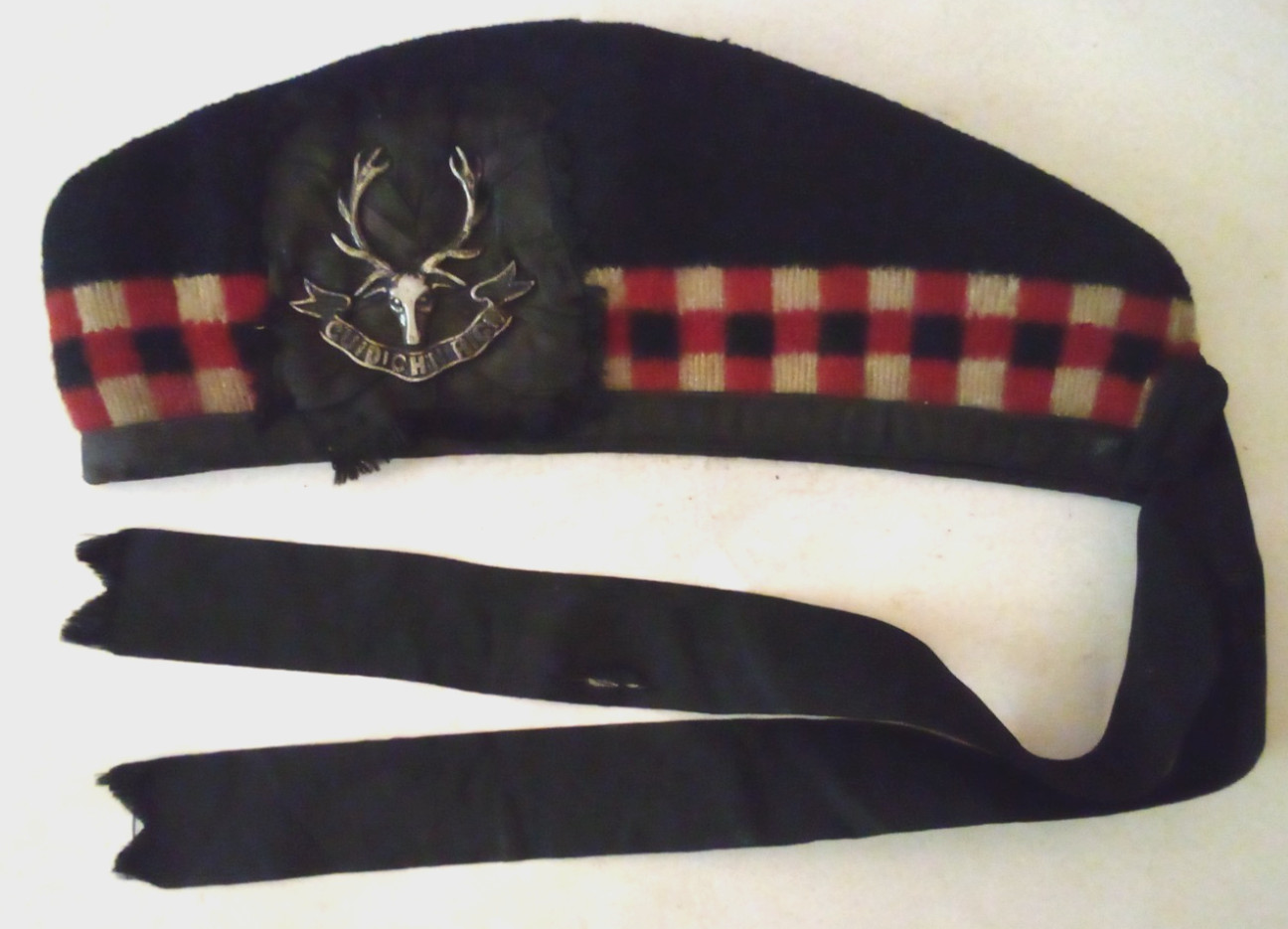 VTG SEAFORTH HIGHLANDERS MILITARY HAT W/BADGE CUIDICH \'N RIGH HELP THE KING MK VTG SEAFORTH HIGHLANDERS MILITARY HAT W/BADGE CUIDICH \'N RIGH HELP THE KING MK