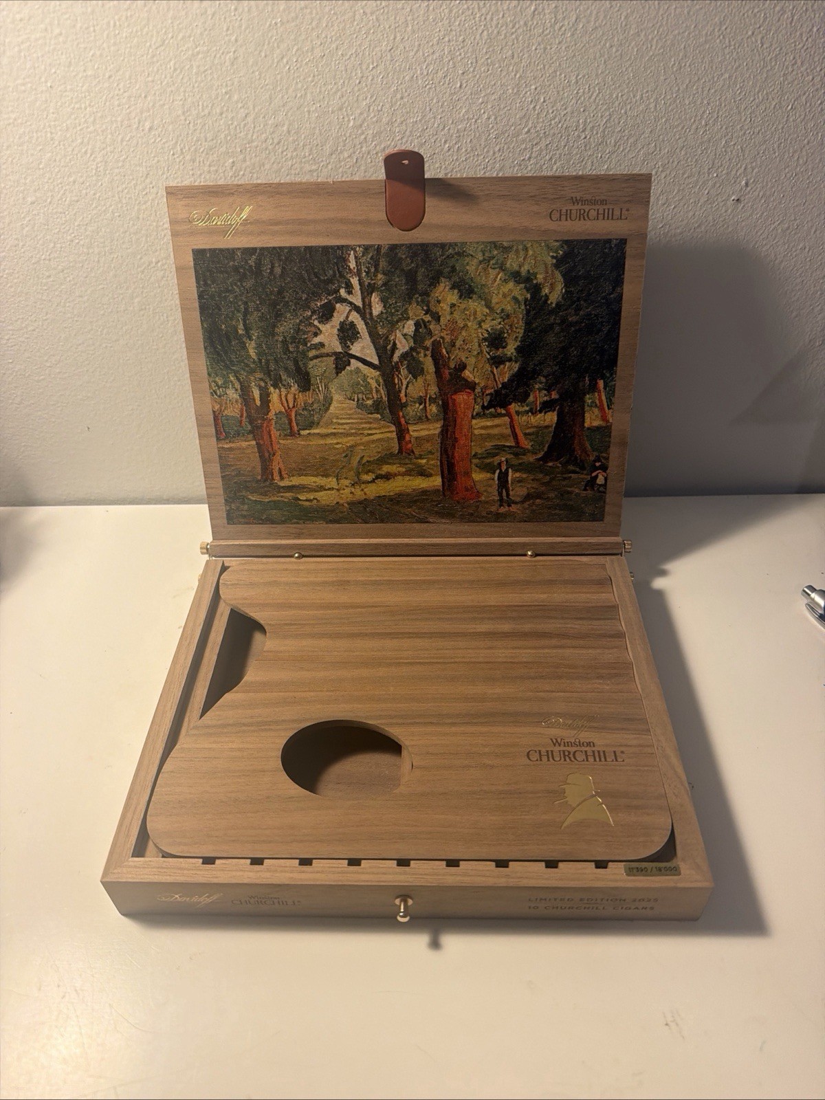 Davidoff Winston Churchill The Artist Empty Wood Cigar Box Wooden Art Rare Davidoff Winston Churchill The Artist Empty Wood Cigar Box Wooden Art Rare